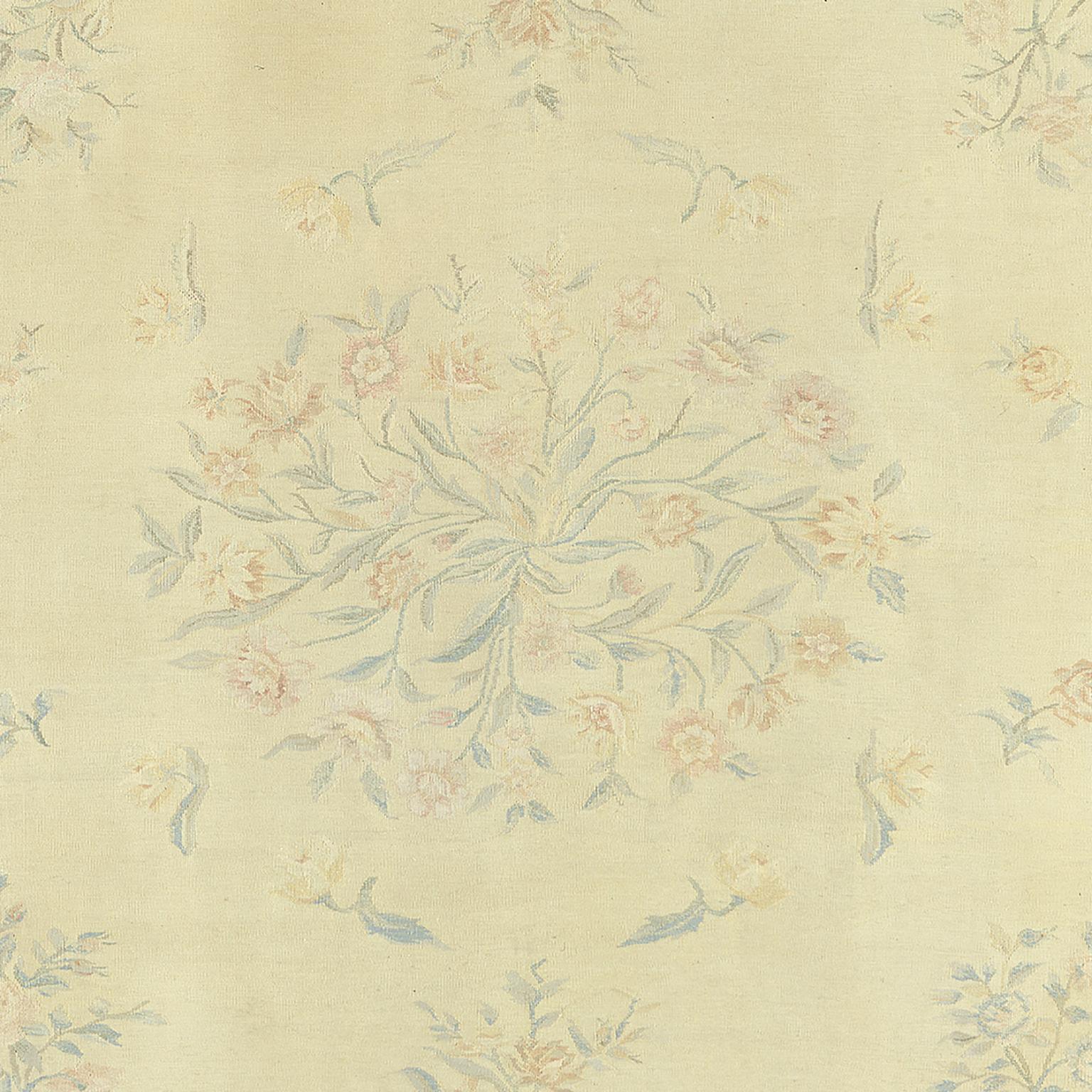 Hand-Woven Early 20th Century French Aubusson Rug For Sale