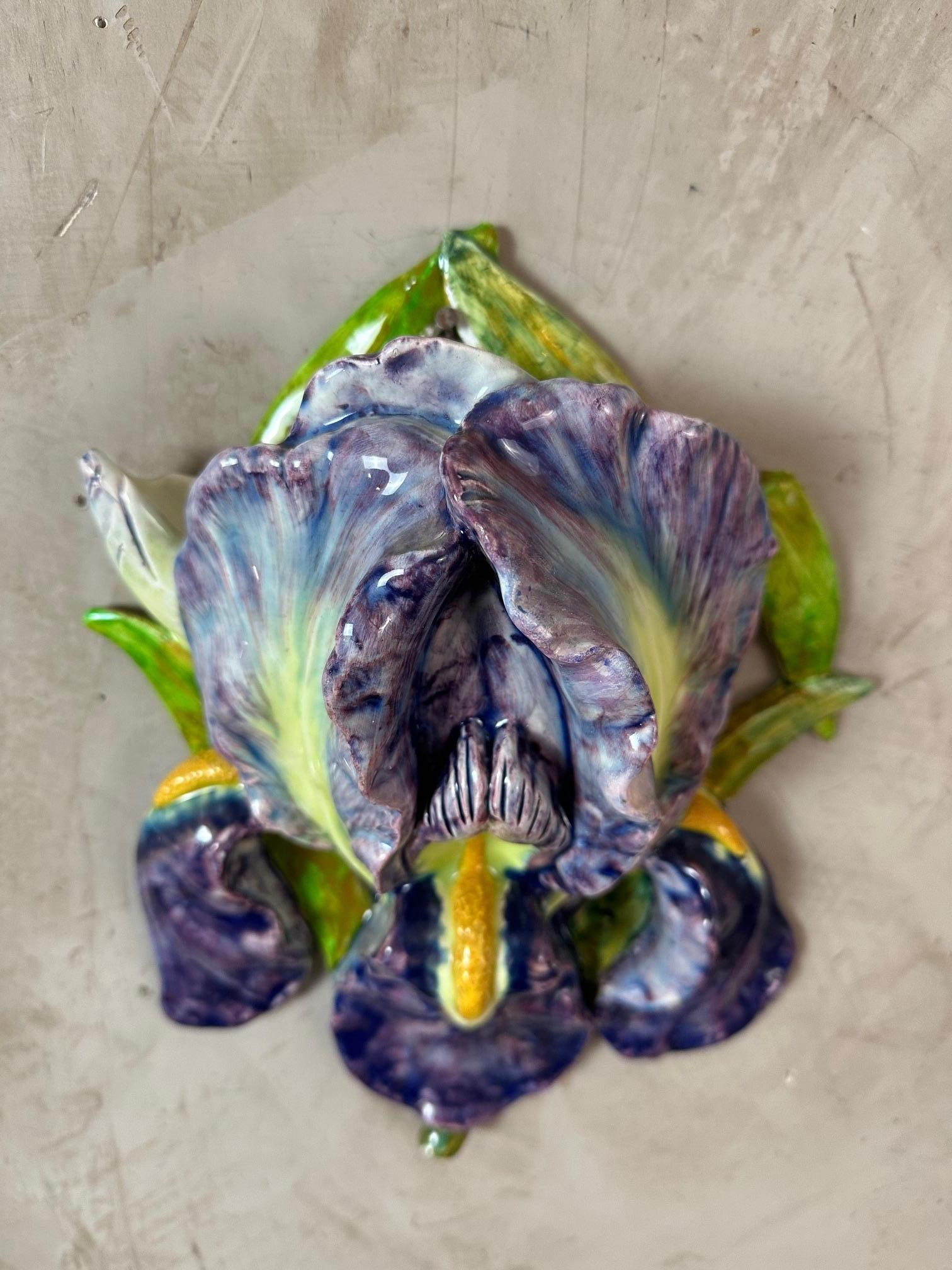 Florero de pared francés de barbotina de principios del siglo XX, 1900 Francés en venta