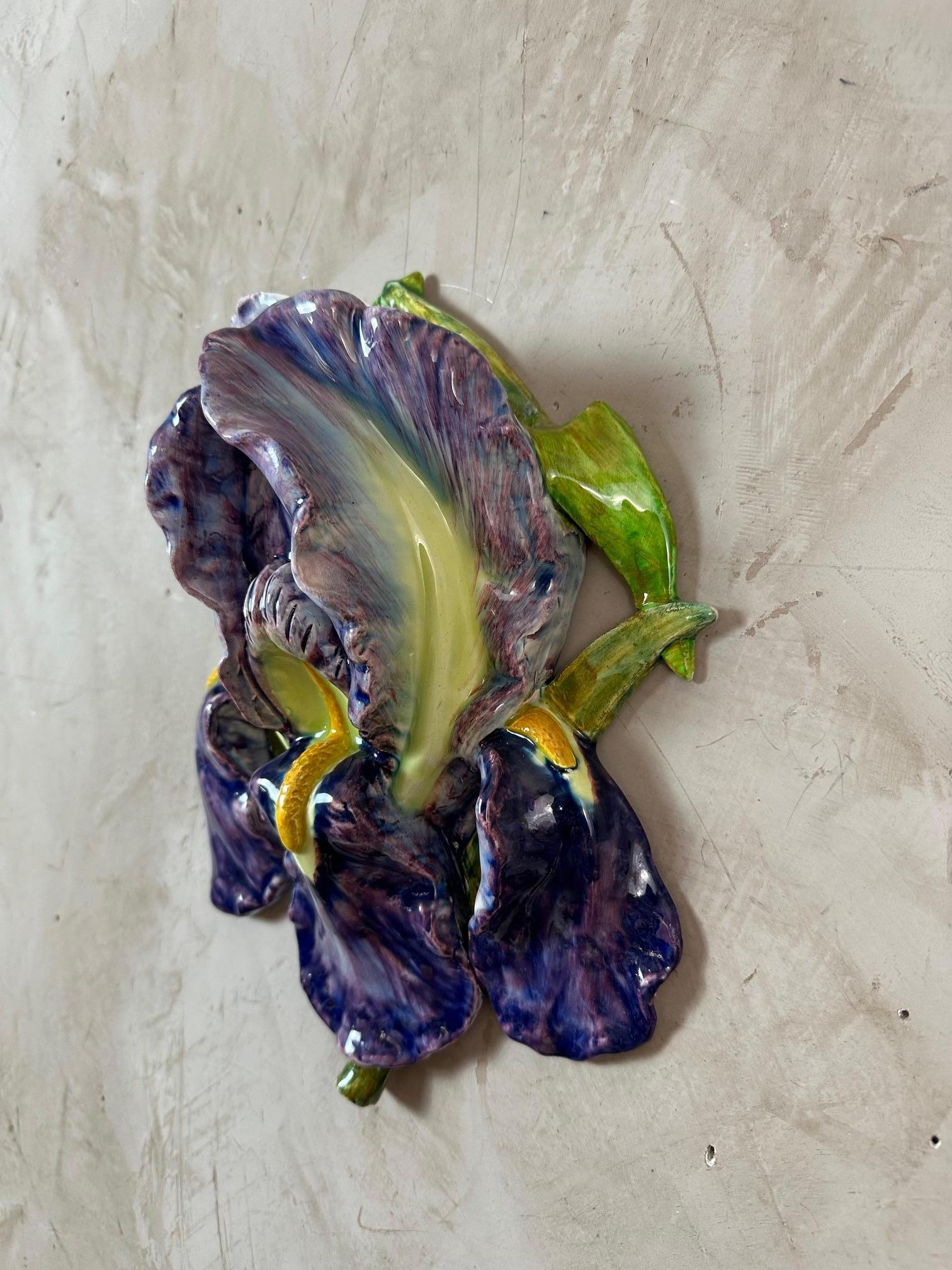 Florero de pared francés de barbotina de principios del siglo XX, 1900 Loza de barro en venta