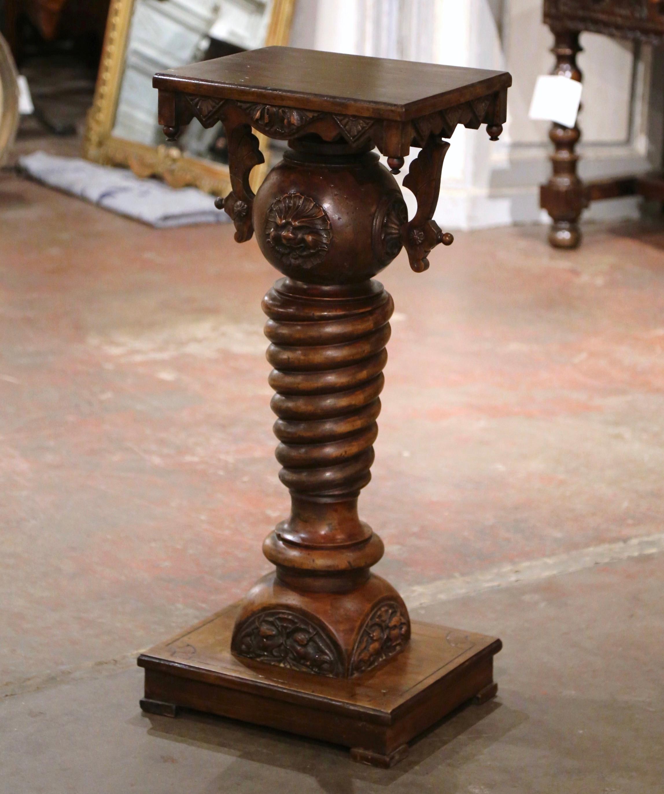 Early 20th Century French Baroque Carved Mahogany Barley Twist Pedestal Table For Sale 1