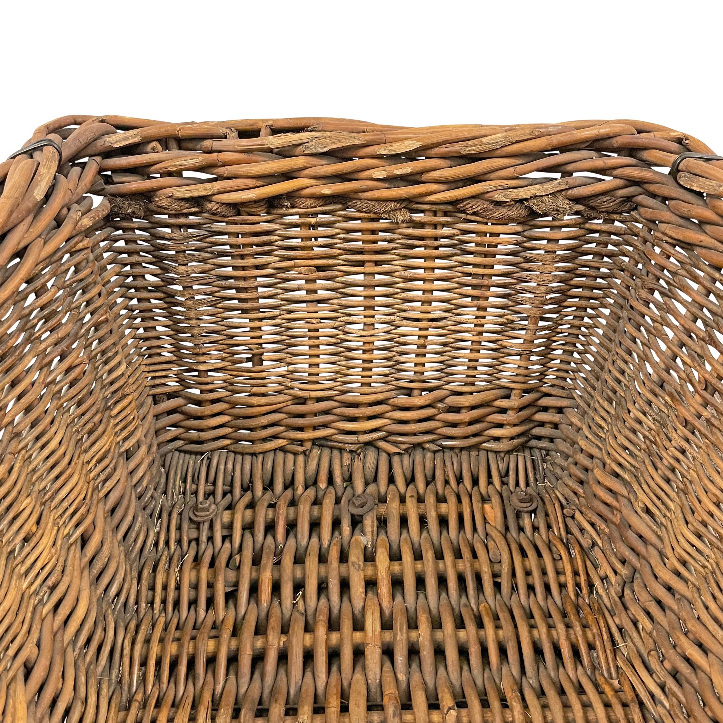 Early 20th Century French Basket For Sale 4