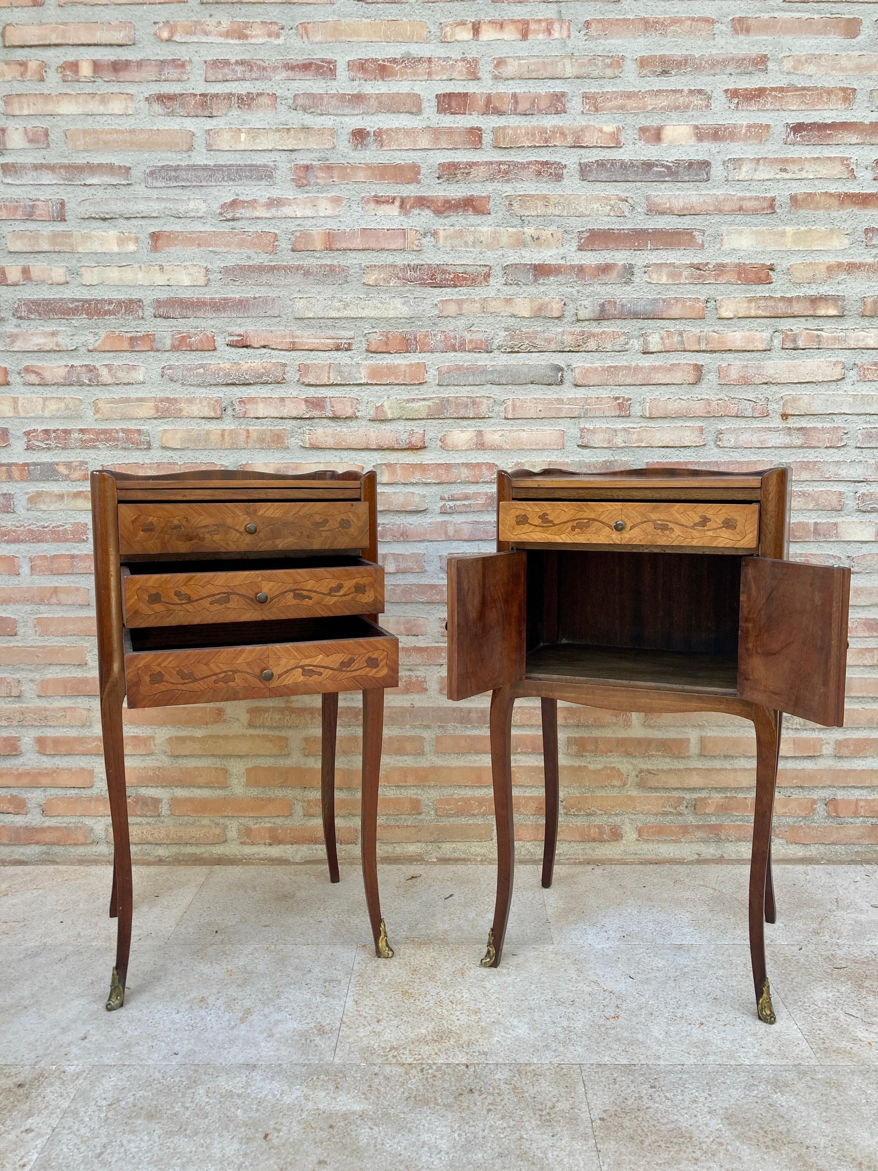 Early 20th Century French Bedside Tables or Nightstands in Marquetry and Bronze In Good Condition In Miami, FL