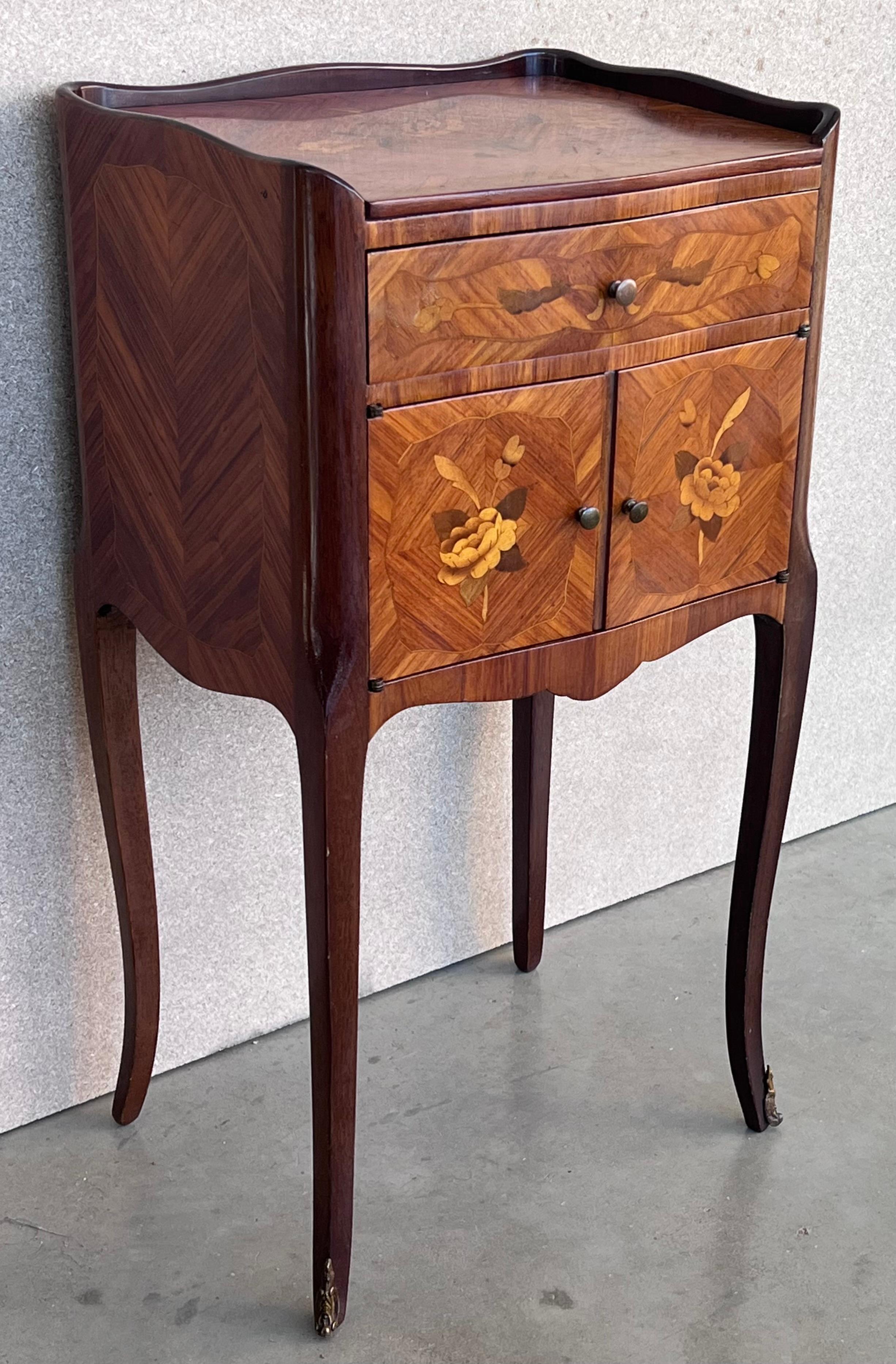 Early 20th Century French Bedside Tables or Nightstands in Marquetry and Bronze In Good Condition In Miami, FL