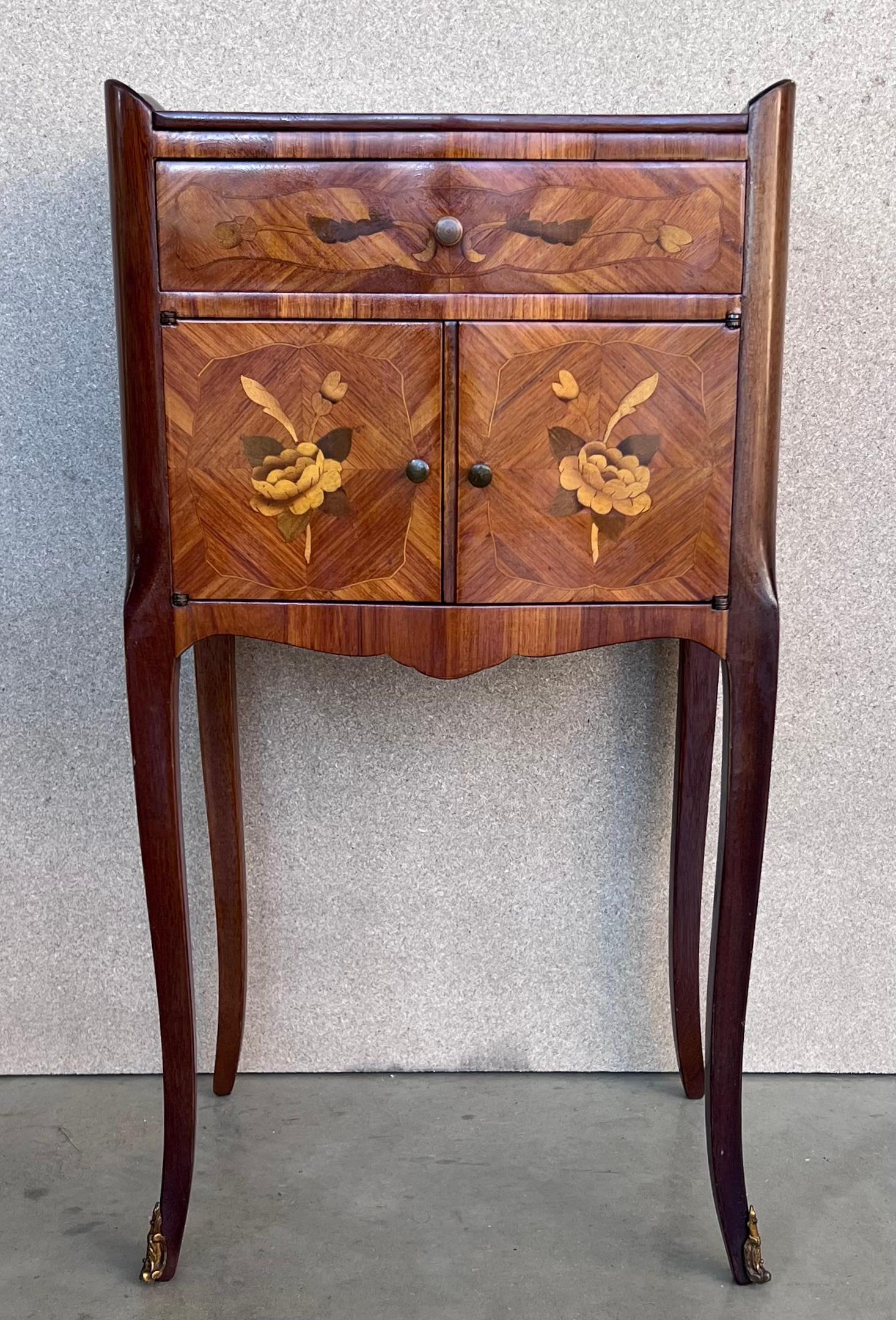 Walnut Early 20th Century French Bedside Tables or Nightstands in Marquetry and Bronze