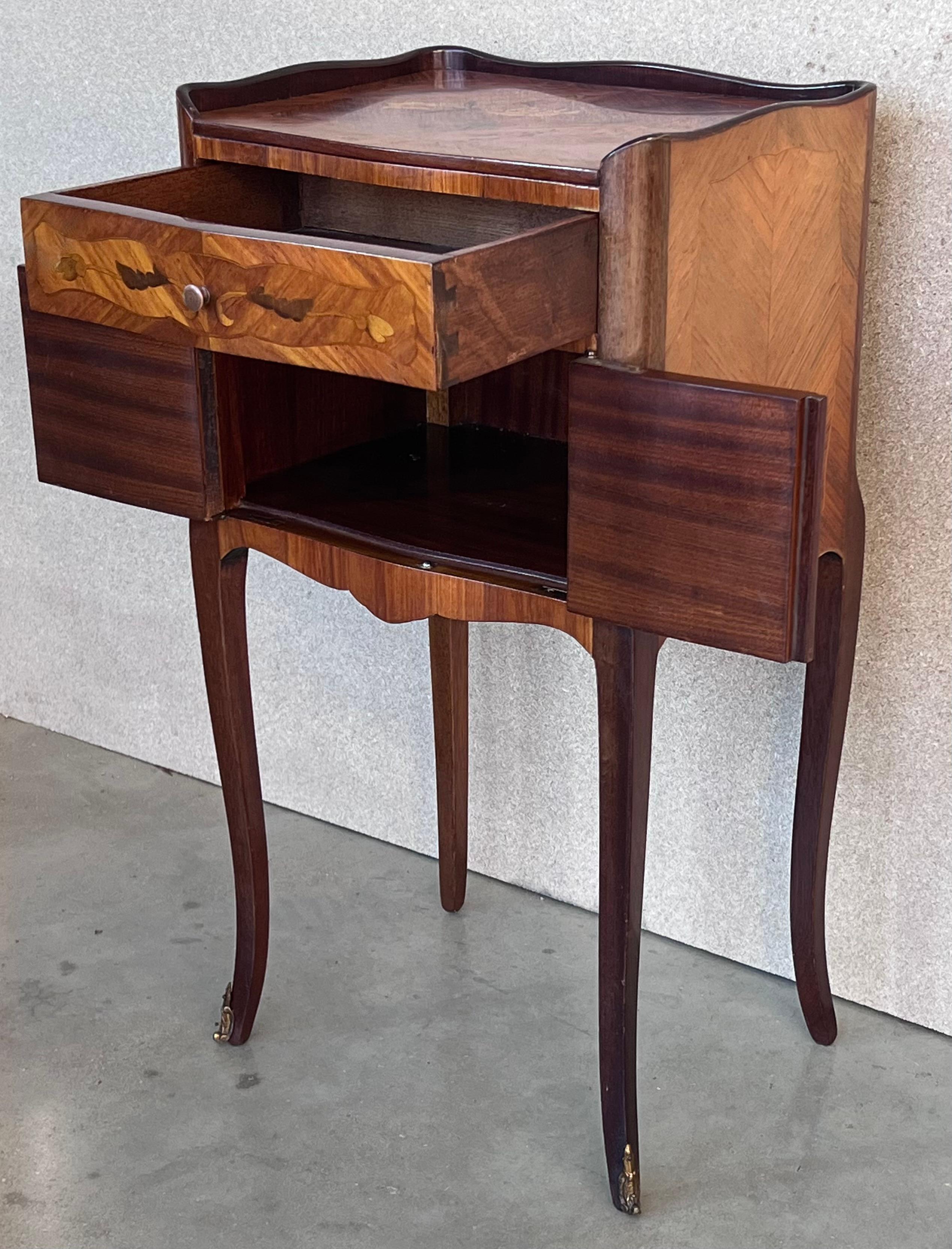 Early 20th Century French Bedside Tables or Nightstands in Marquetry and Bronze 4