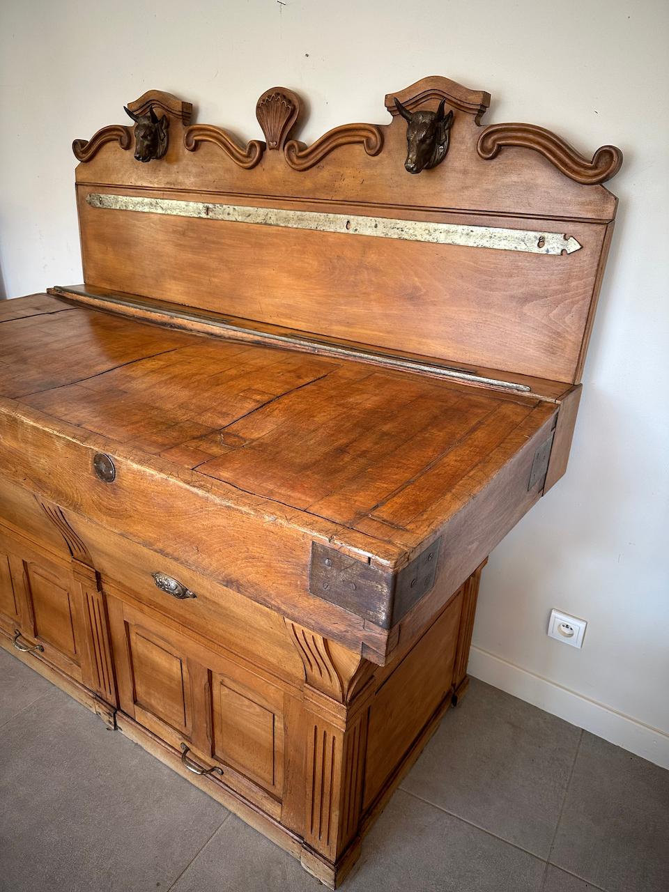Early 20th century French Beech and Metal Butcher Block, 1900s For Sale 9