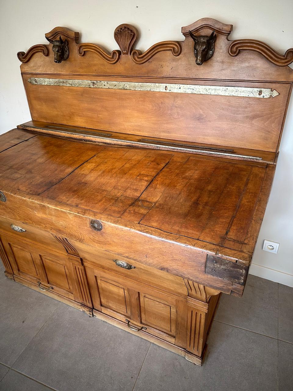 Early 20th century French Beech and Metal Butcher Block, 1900s For Sale 10