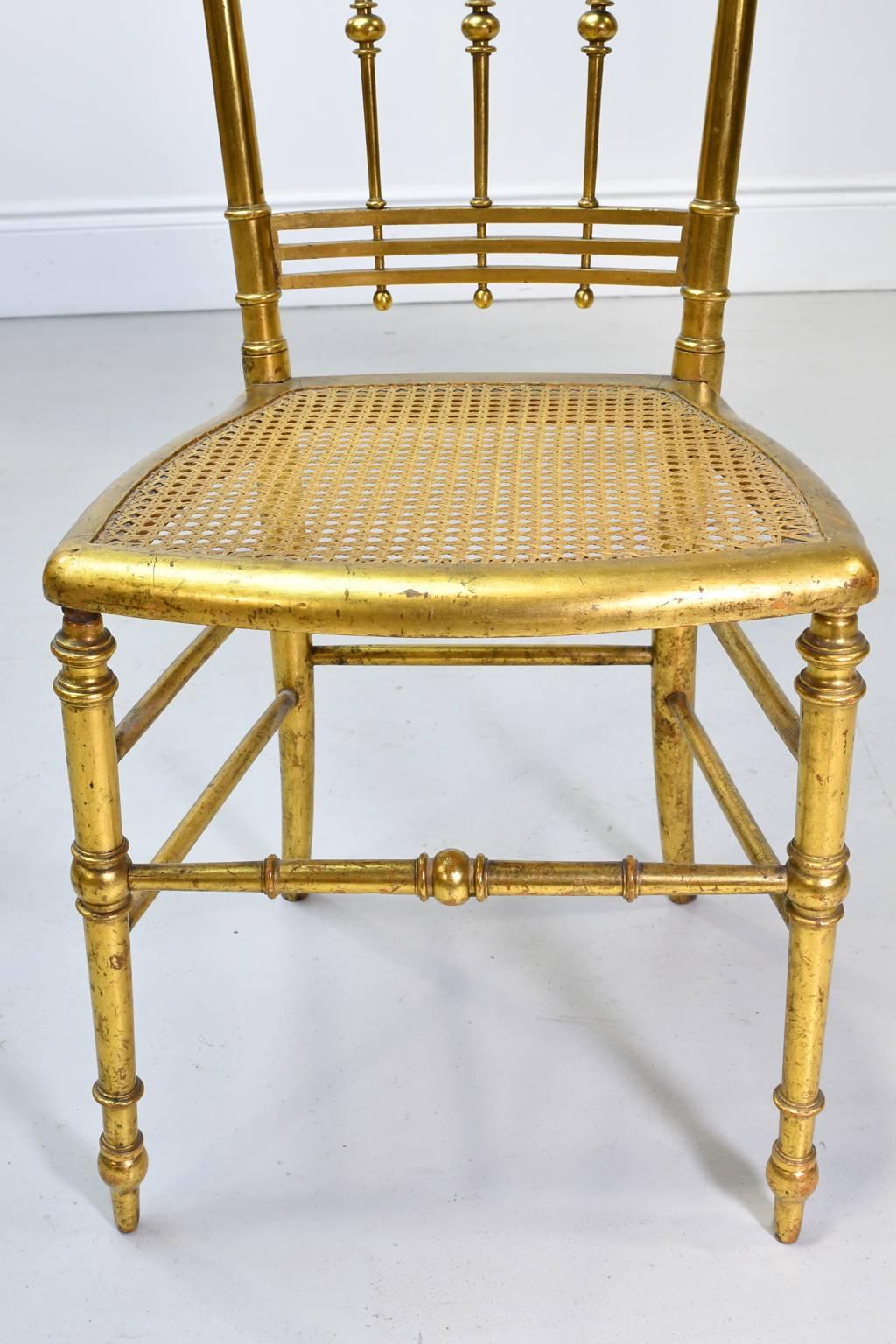 Chaise Belle Époque française du début du 20e siècle en Wood Wood doré avec assise en cannage. en vente 1