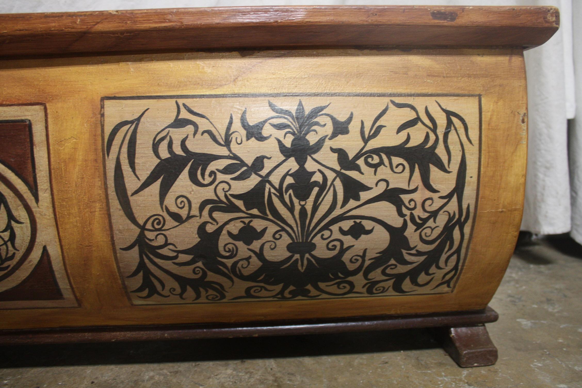 Early 20th Century French Bench Trunk 9