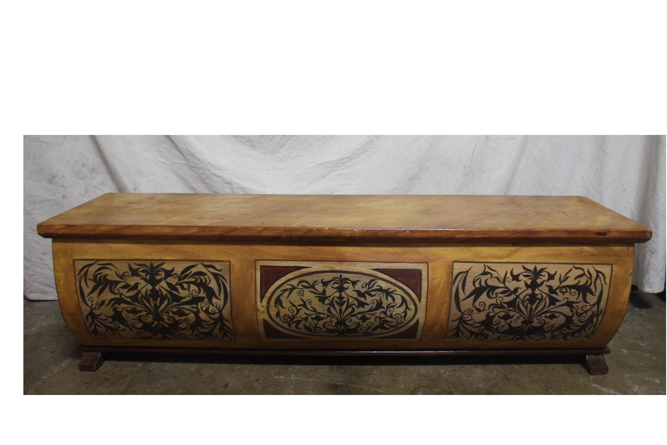 Early 20th Century French Bench Trunk For Sale 2