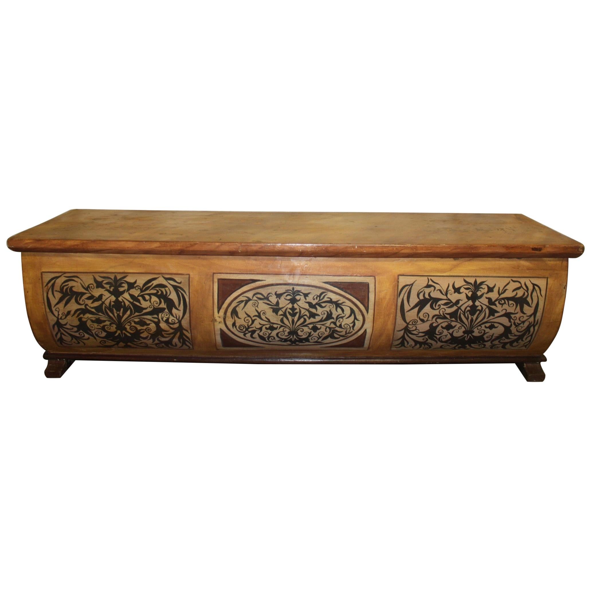 Early 20th Century French Bench Trunk For Sale