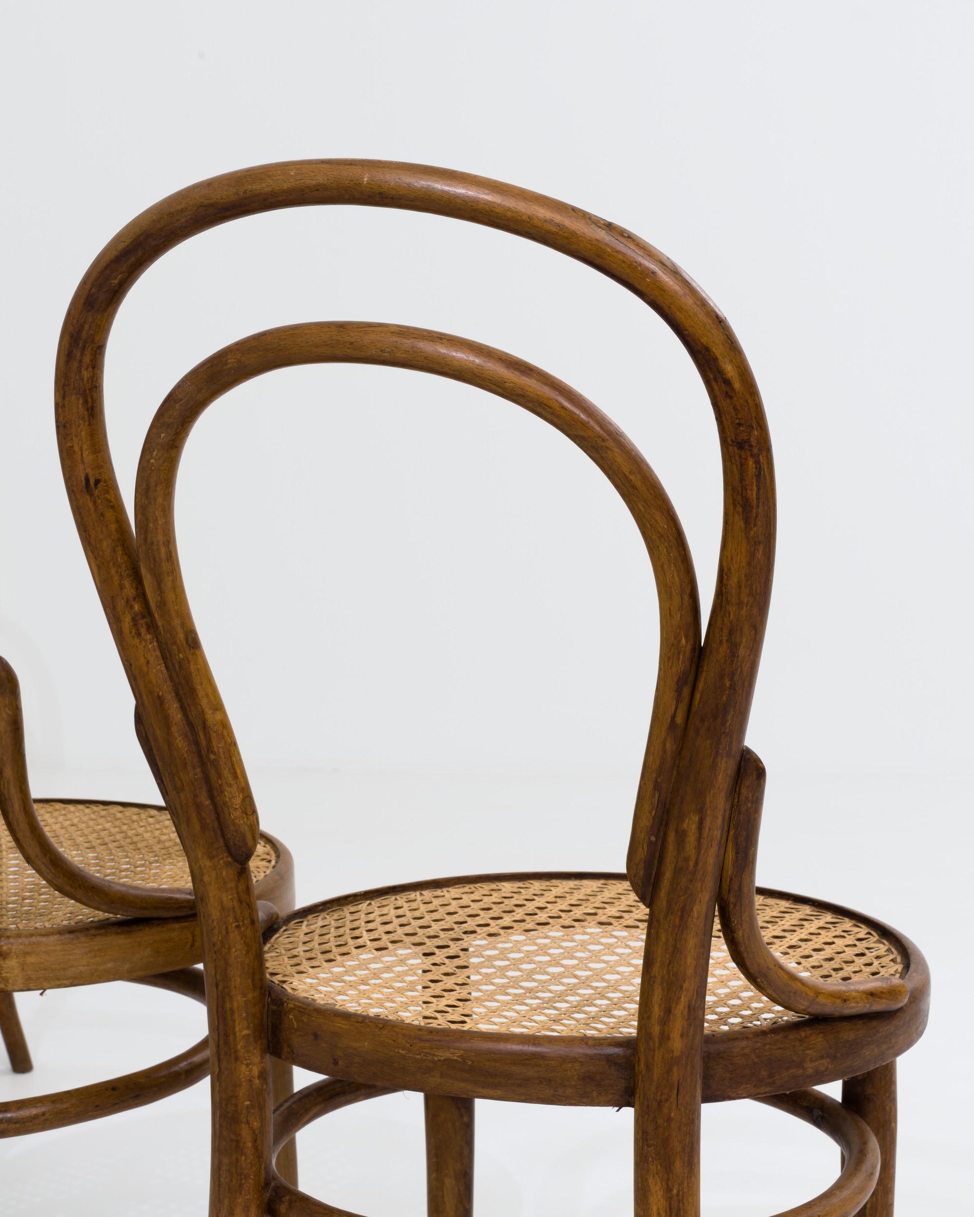 Early 20th Century French Bentwood Dining Chairs, Set of Four  For Sale 4