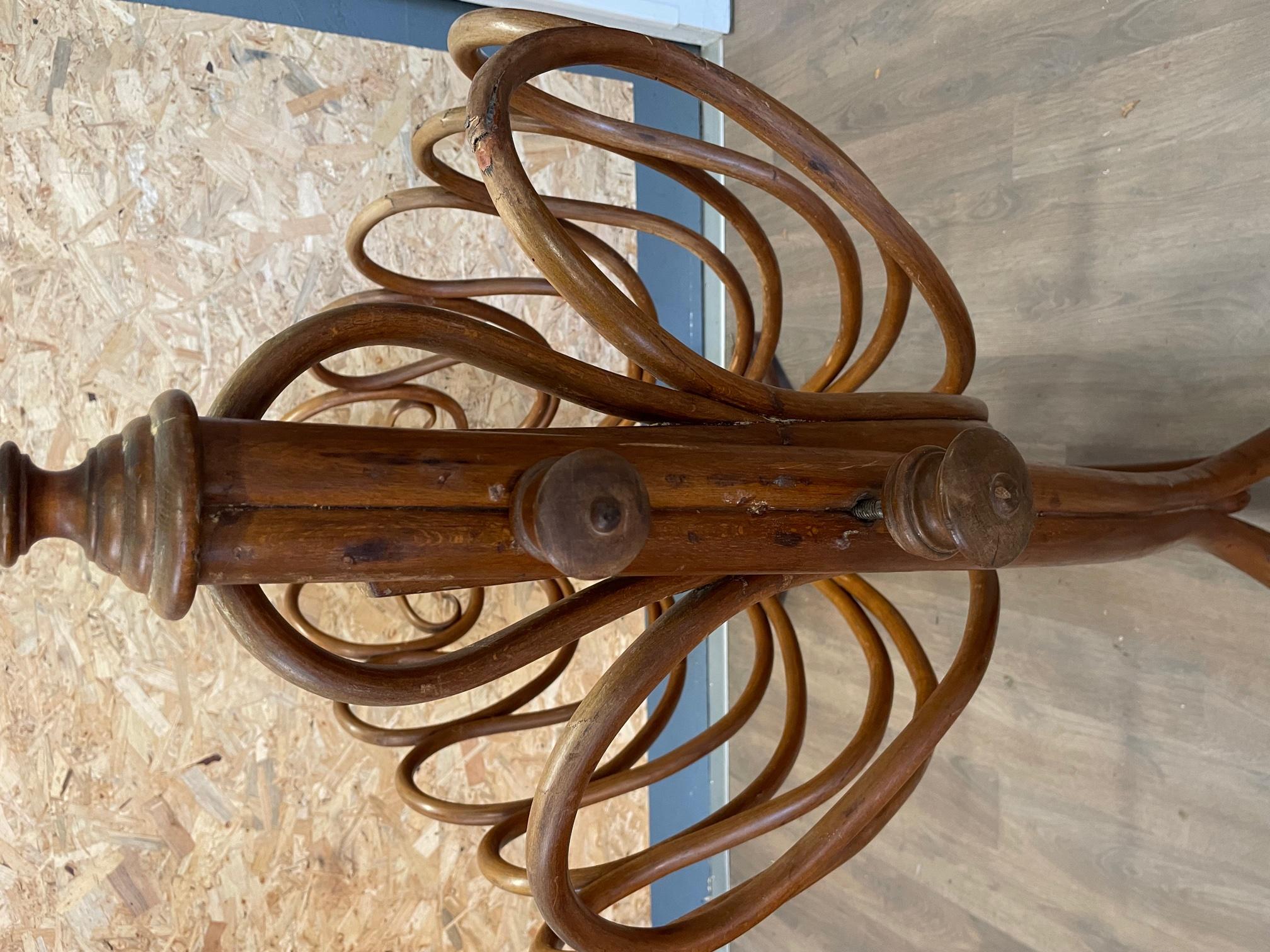 Early 20th Century French Bentwood Thonet Craddle, 1900s 6