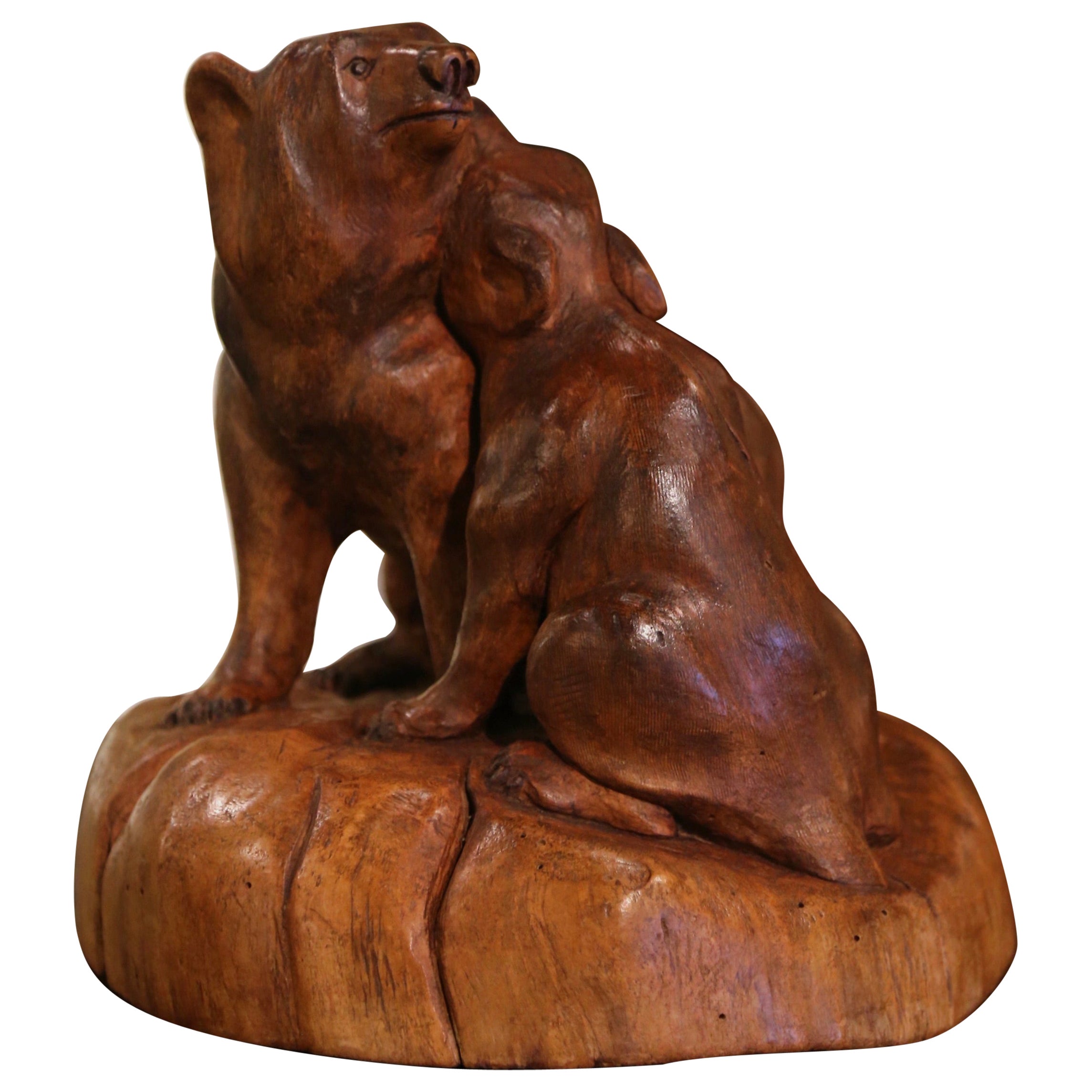 Sculpture d'ours en noyer sculpté française du début du 20e siècle Composition en vente