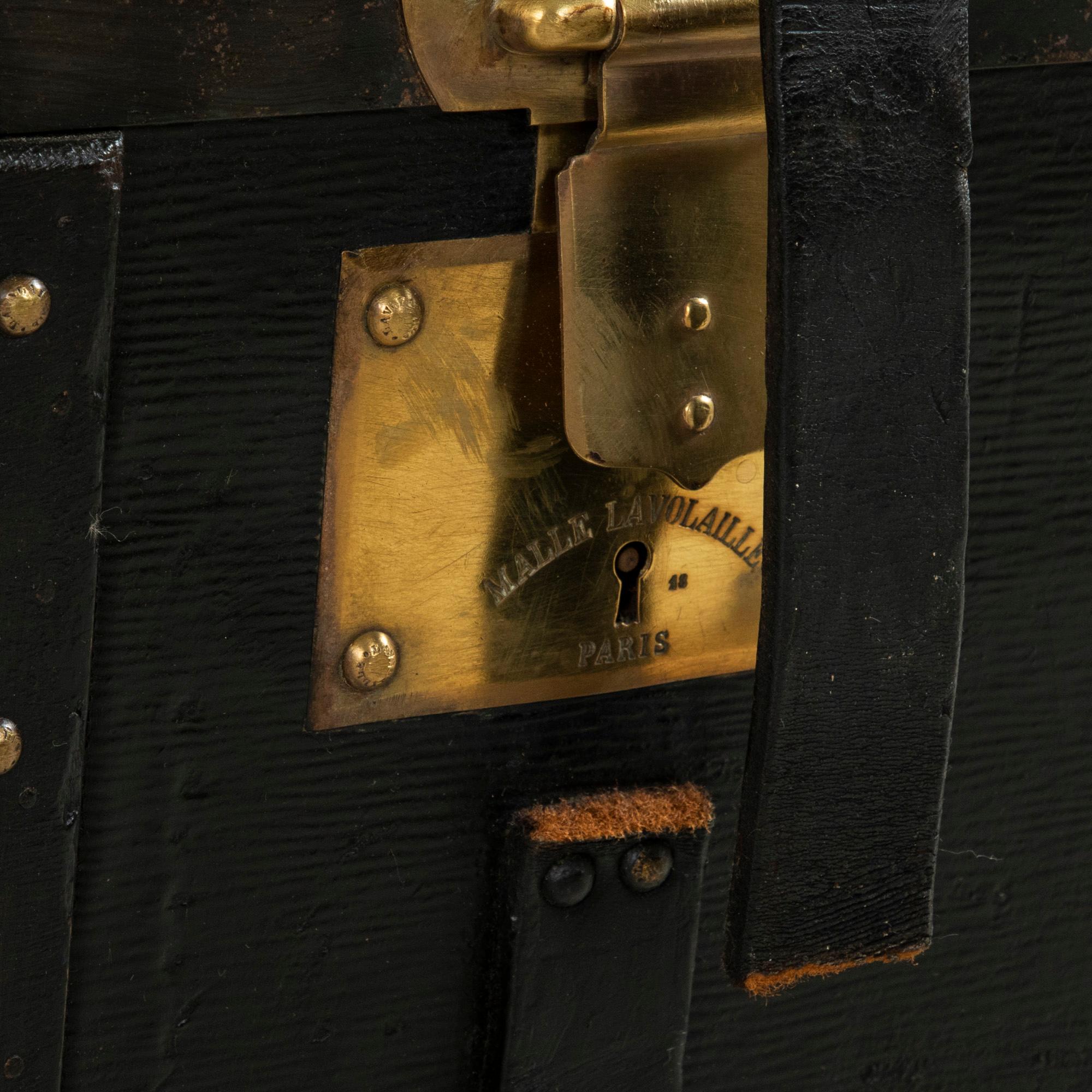 Early 20th Century French Black Leather Steam Trunk with Brass, circa 1900 11
