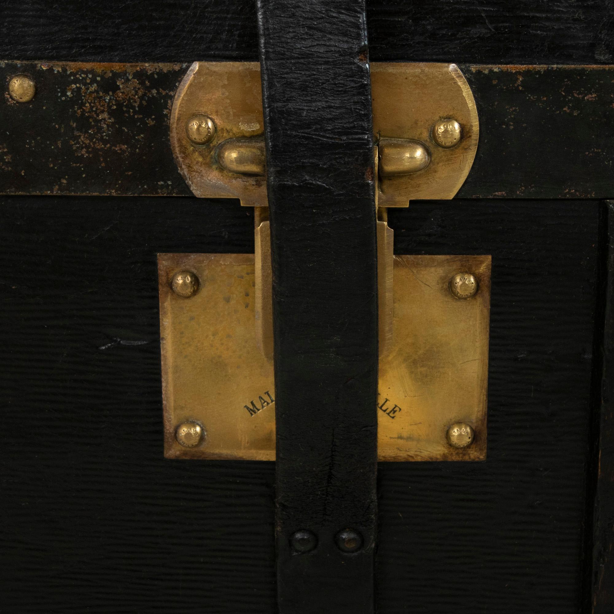 Early 20th Century French Black Leather Steam Trunk with Brass, circa 1900 12