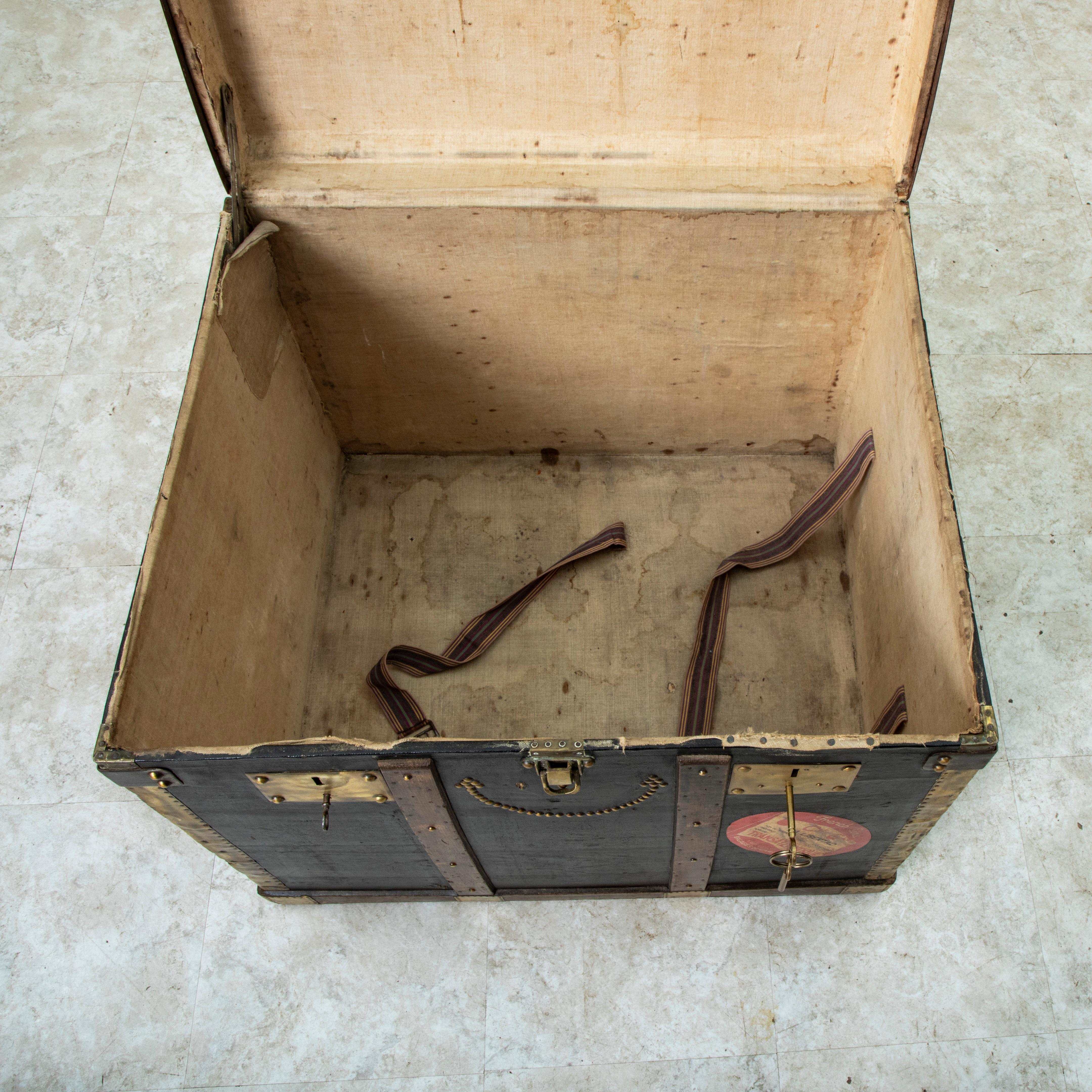 Early 20th Century French Black Leather Steamer Trunk with Brass Detailing For Sale 6