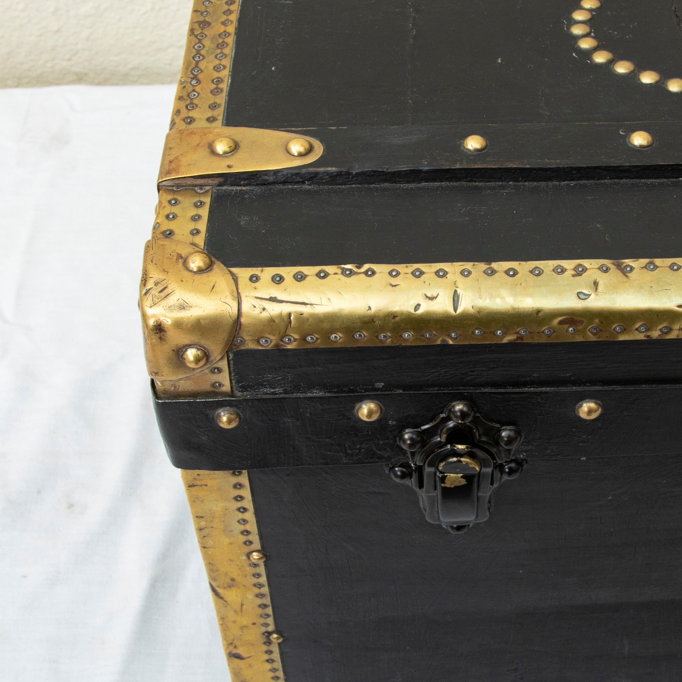 Early 20th Century French Black Leather Traveling Trunk with Brass Detailing For Sale 11
