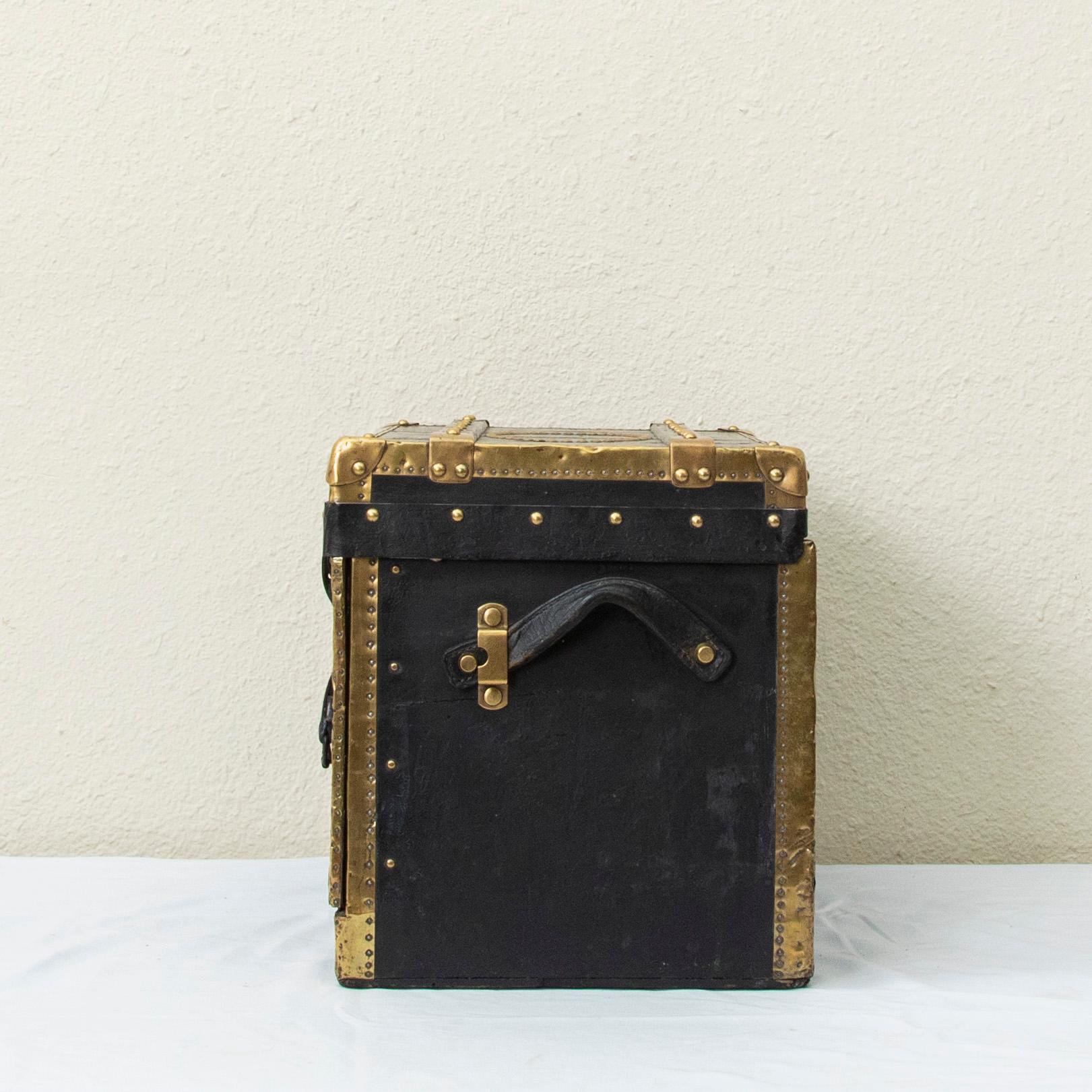 Early 20th Century French Black Leather Traveling Trunk with Brass Detailing For Sale 1
