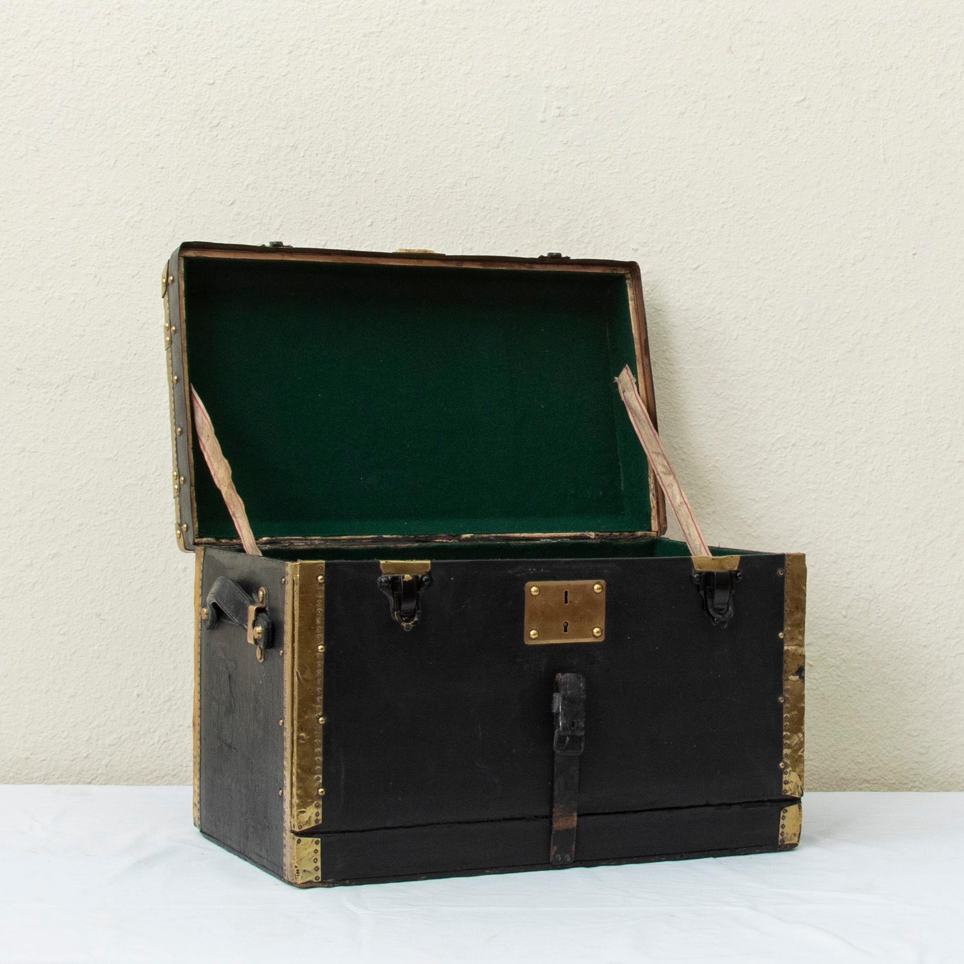 Early 20th Century French Black Leather Traveling Trunk with Brass Detailing For Sale 3