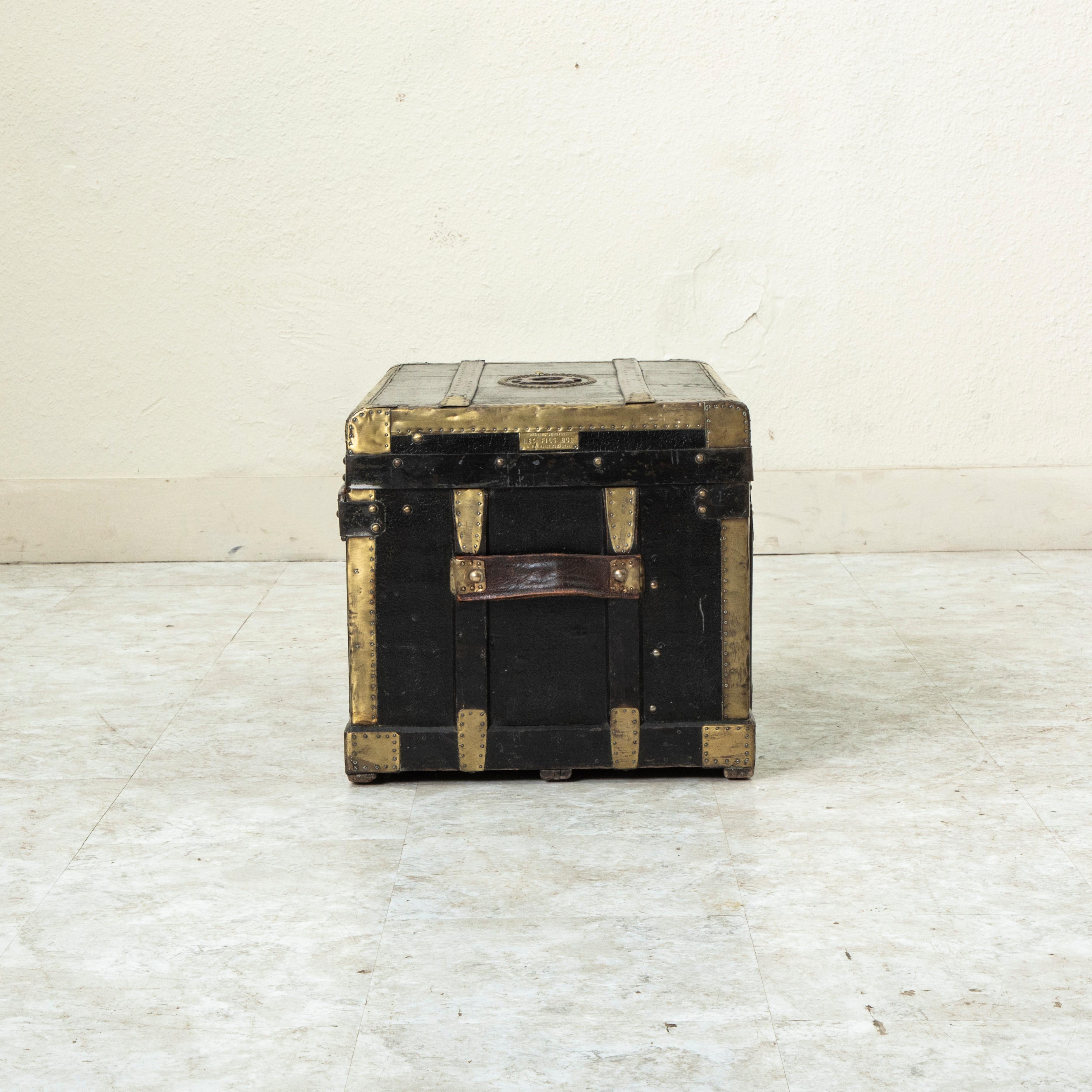 Early 20th Century French Black Leather Traveling Trunk with Brass Detailing For Sale 4