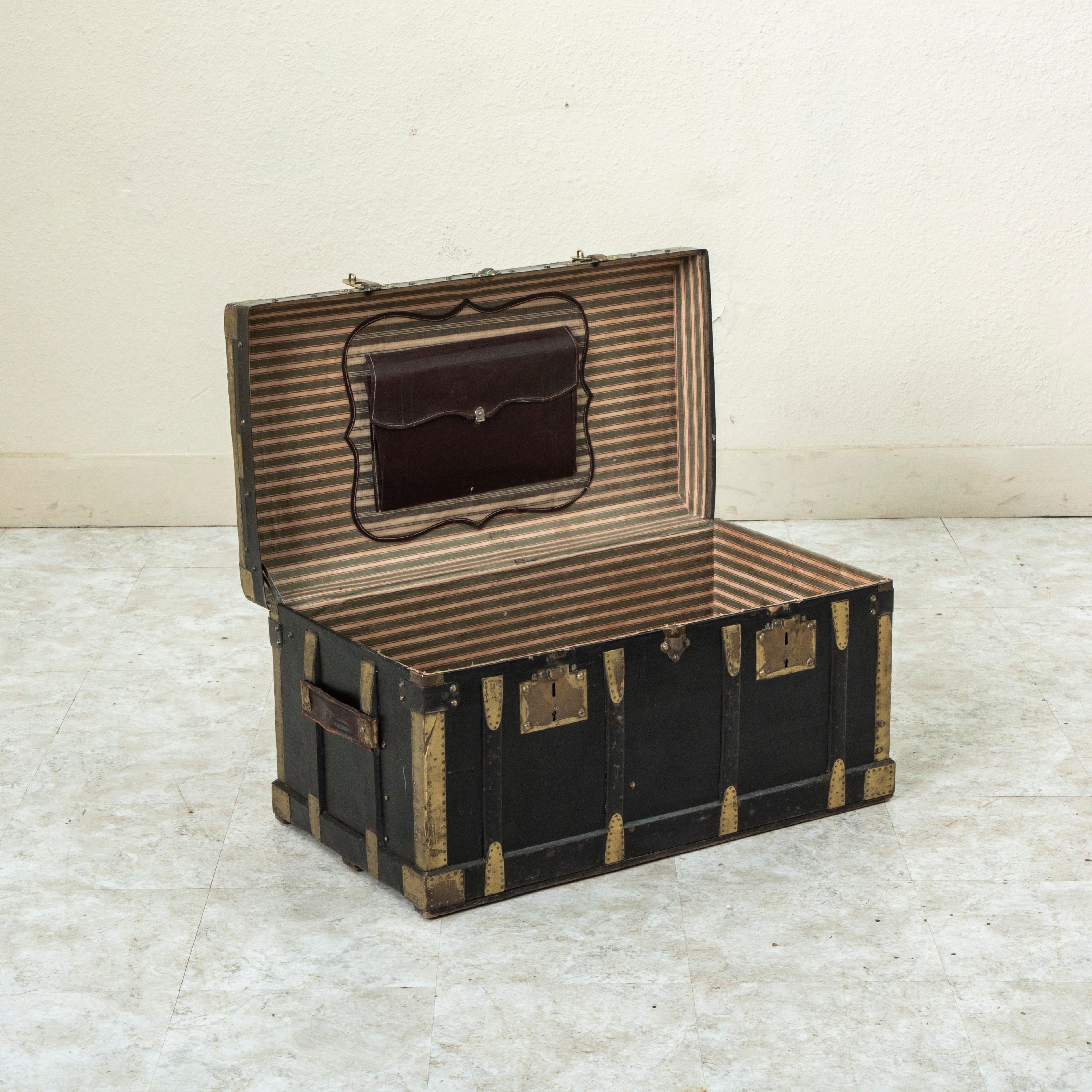Early 20th Century French Black Leather Traveling Trunk with Brass Detailing For Sale 5