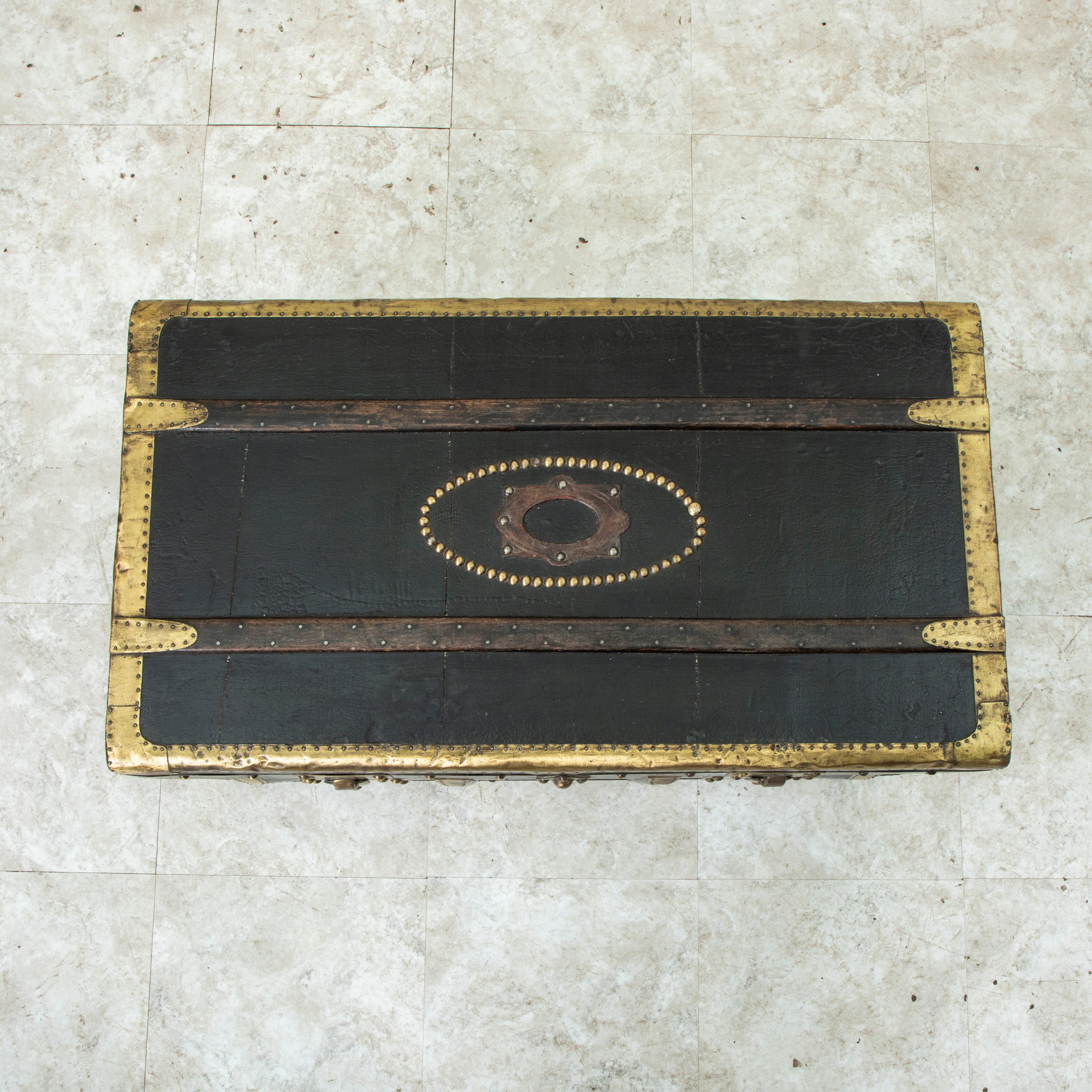 Early 20th Century French Black Leather Traveling Trunk with Brass Detailing For Sale 6