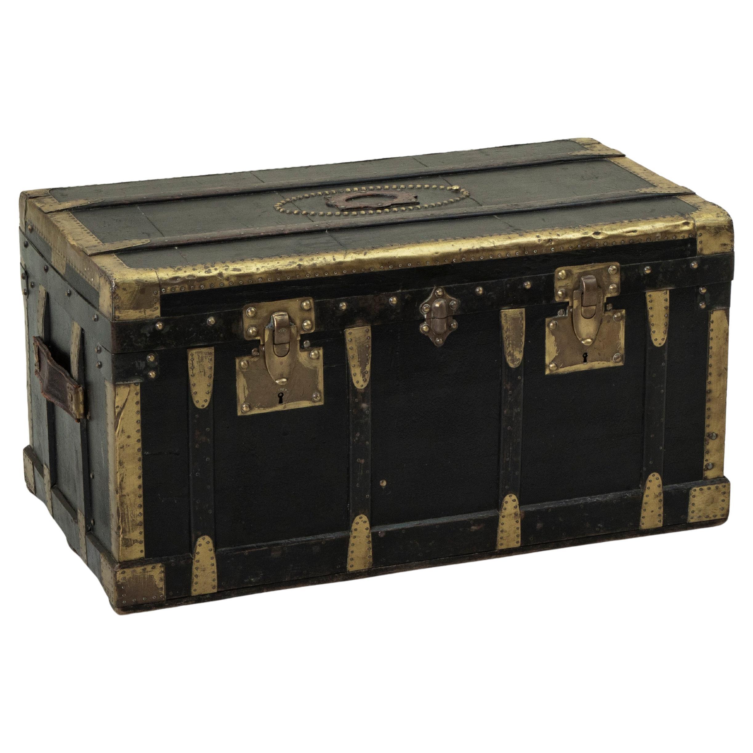 Early 20th Century French Black Leather Traveling Trunk with Brass Detailing