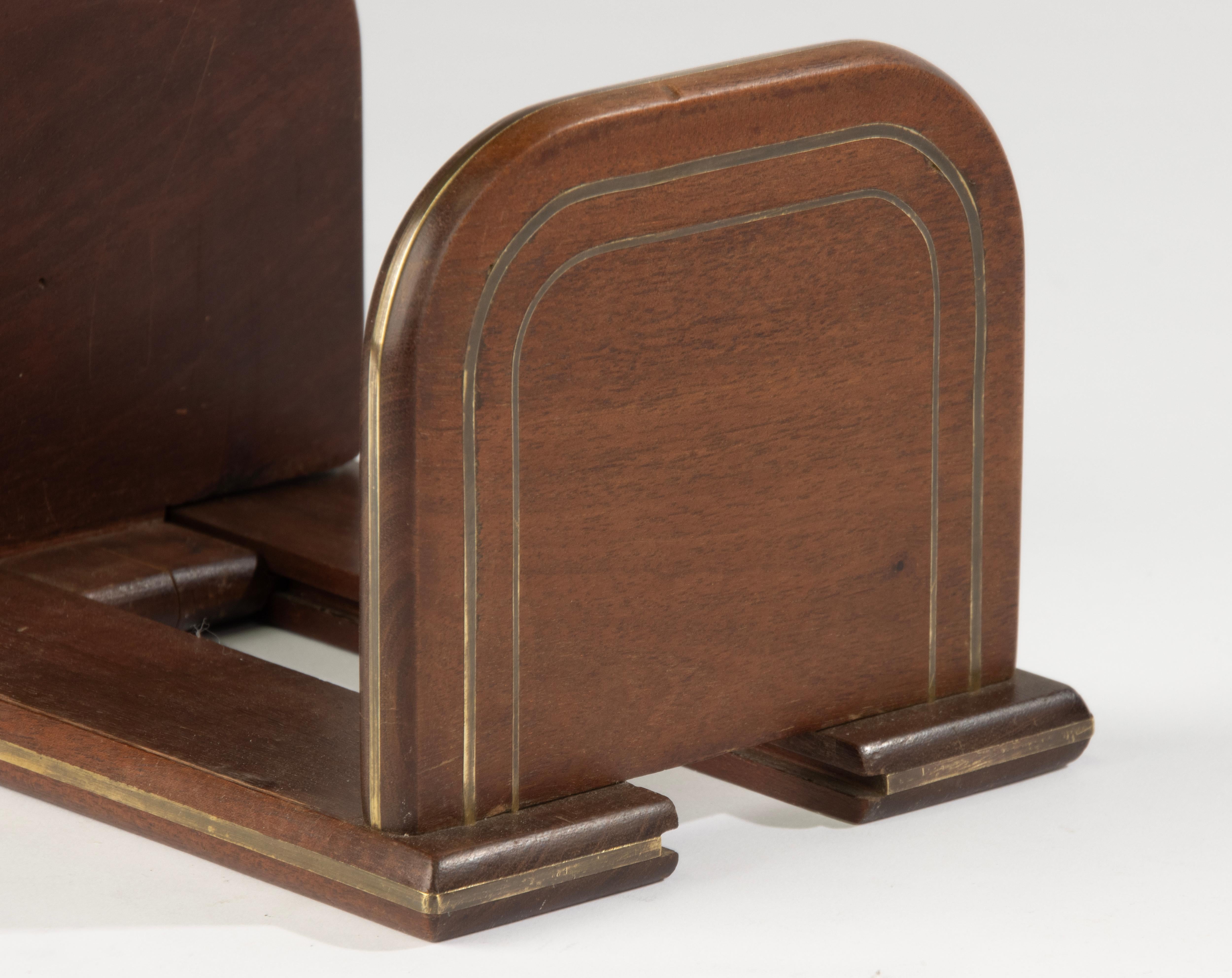 Art déco Étagère à livres française du début du 20e siècle - Wood et garnitures en cuivre en vente