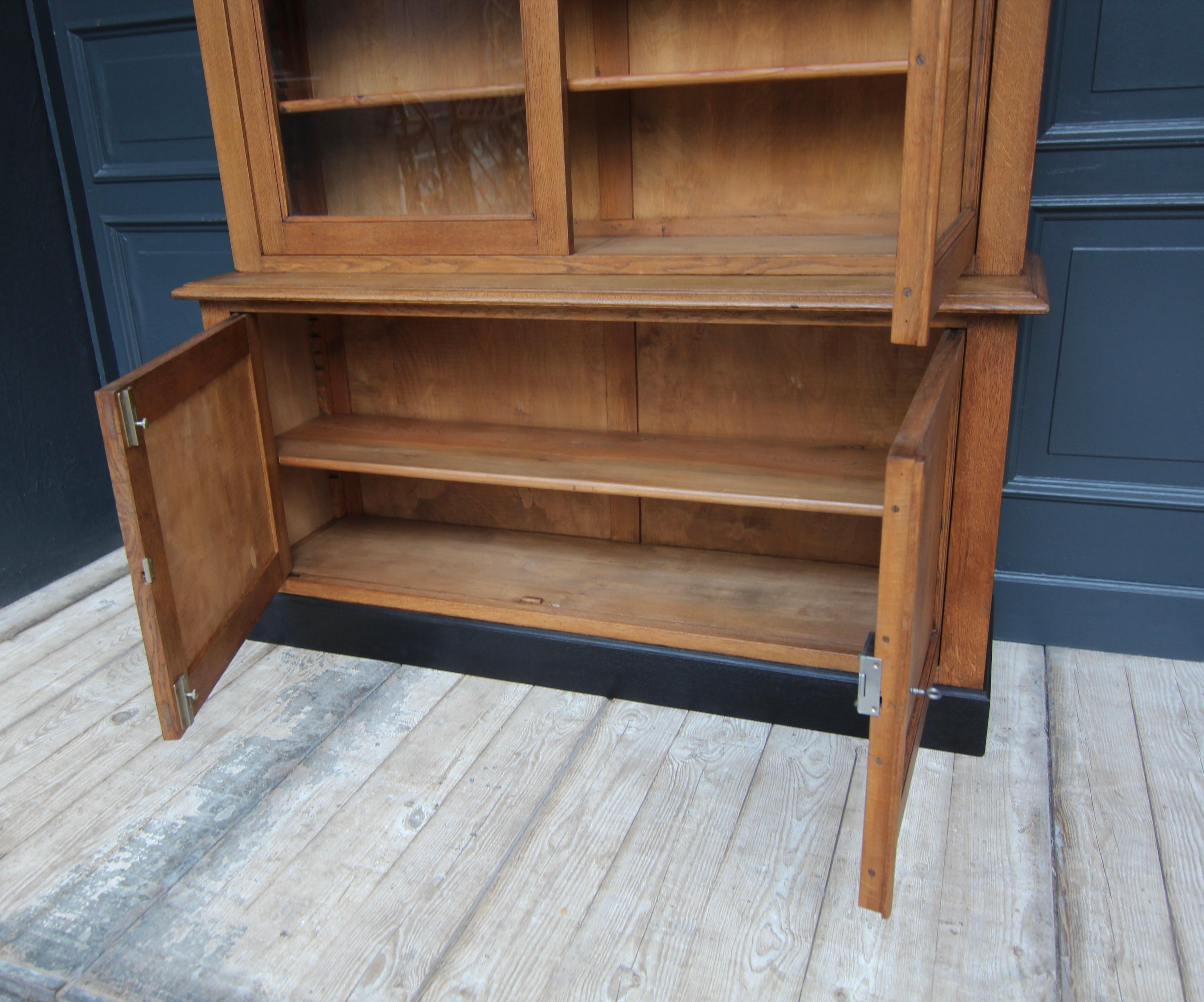 Early 20th Century French Bookcase Cabinet 5