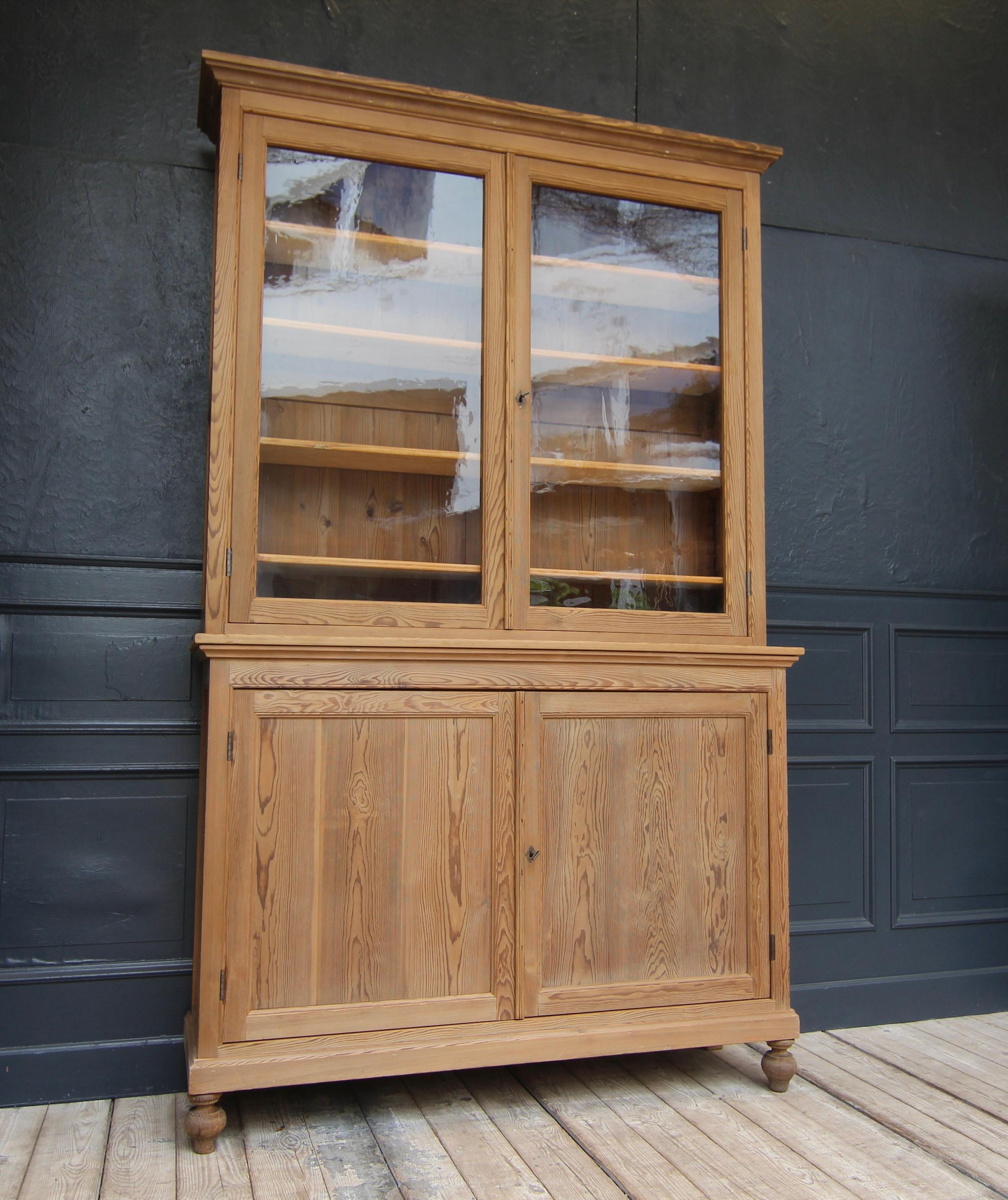 Early 20th Century French Bookcase Cabinet 6