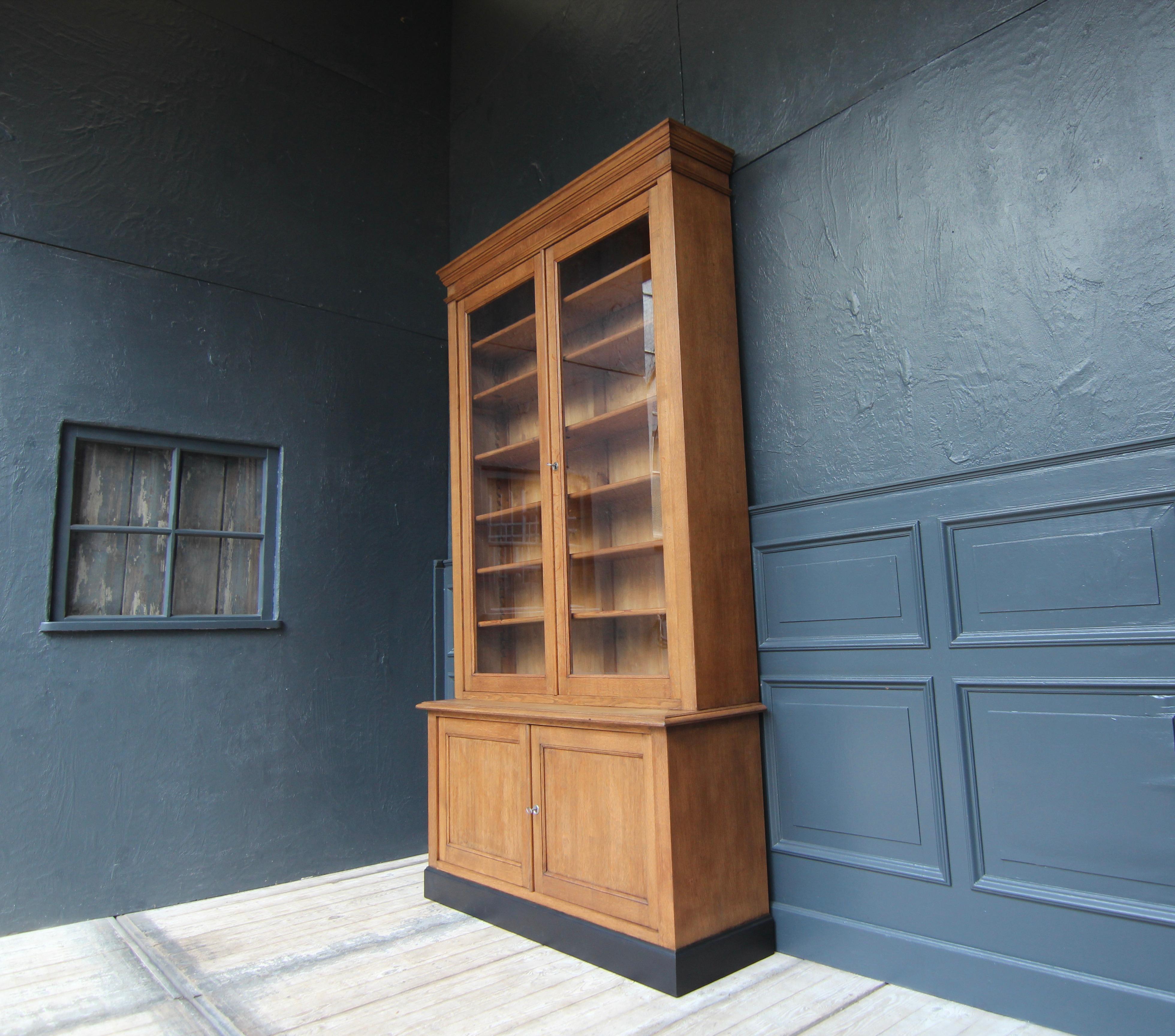 Early 20th Century French Bookcase Cabinet 7