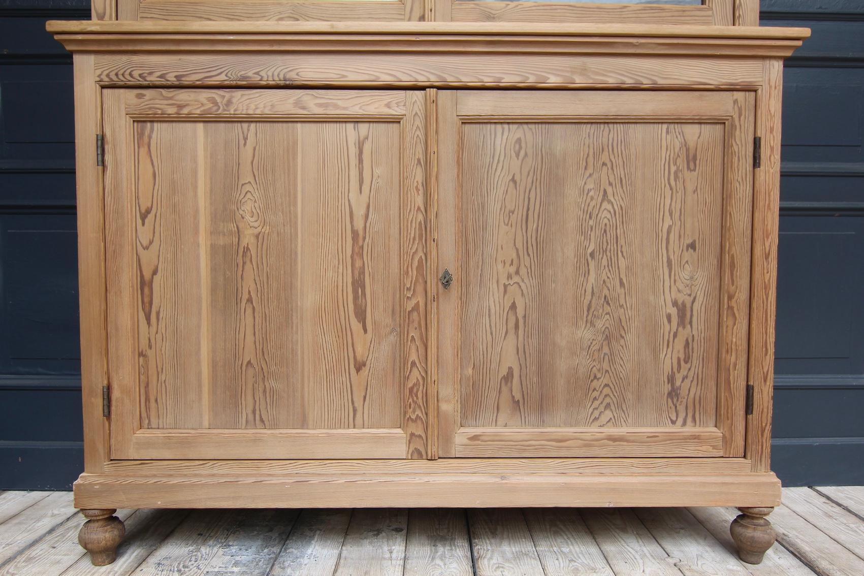 Early 20th Century French Bookcase Cabinet 9