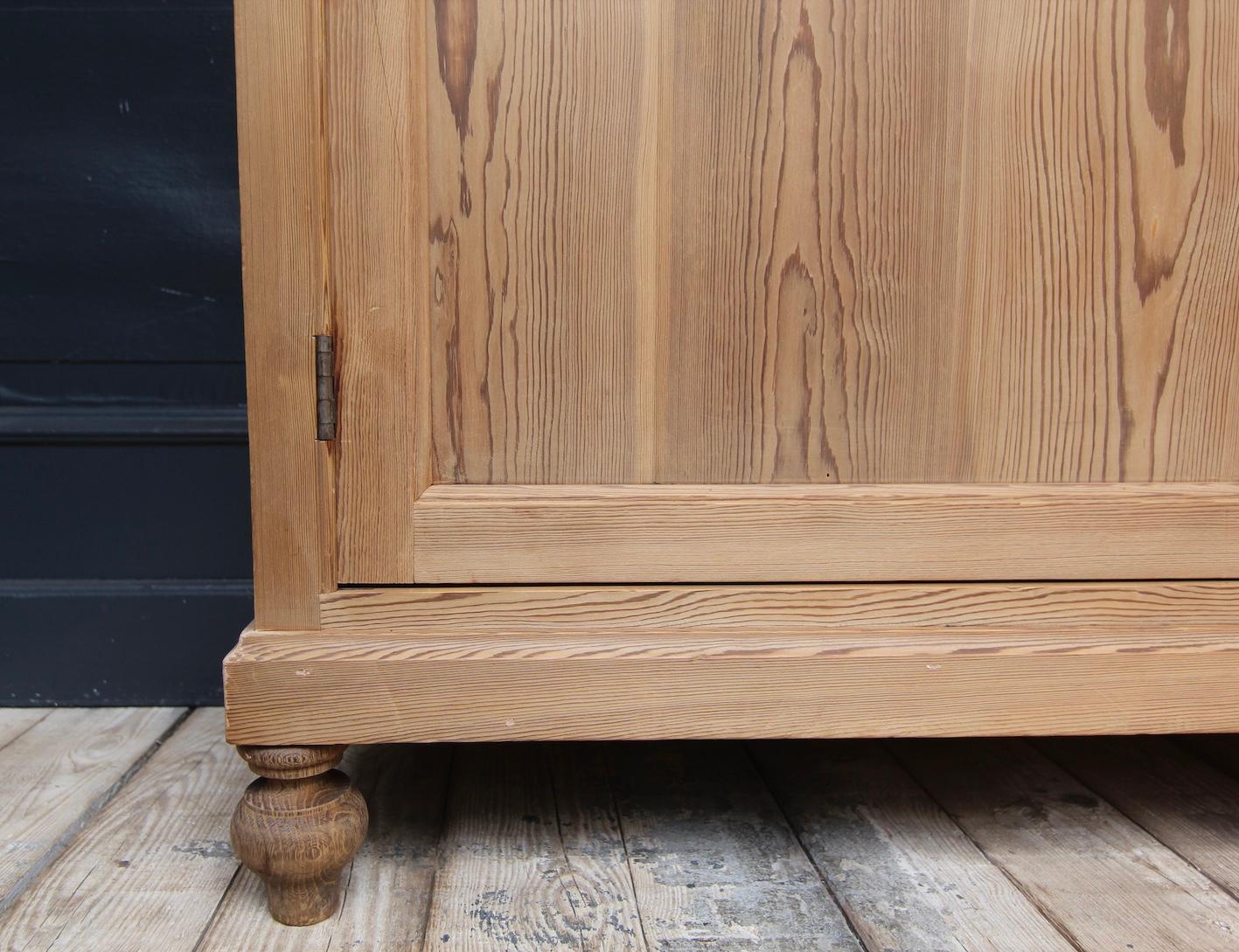Early 20th Century French Bookcase Cabinet 15