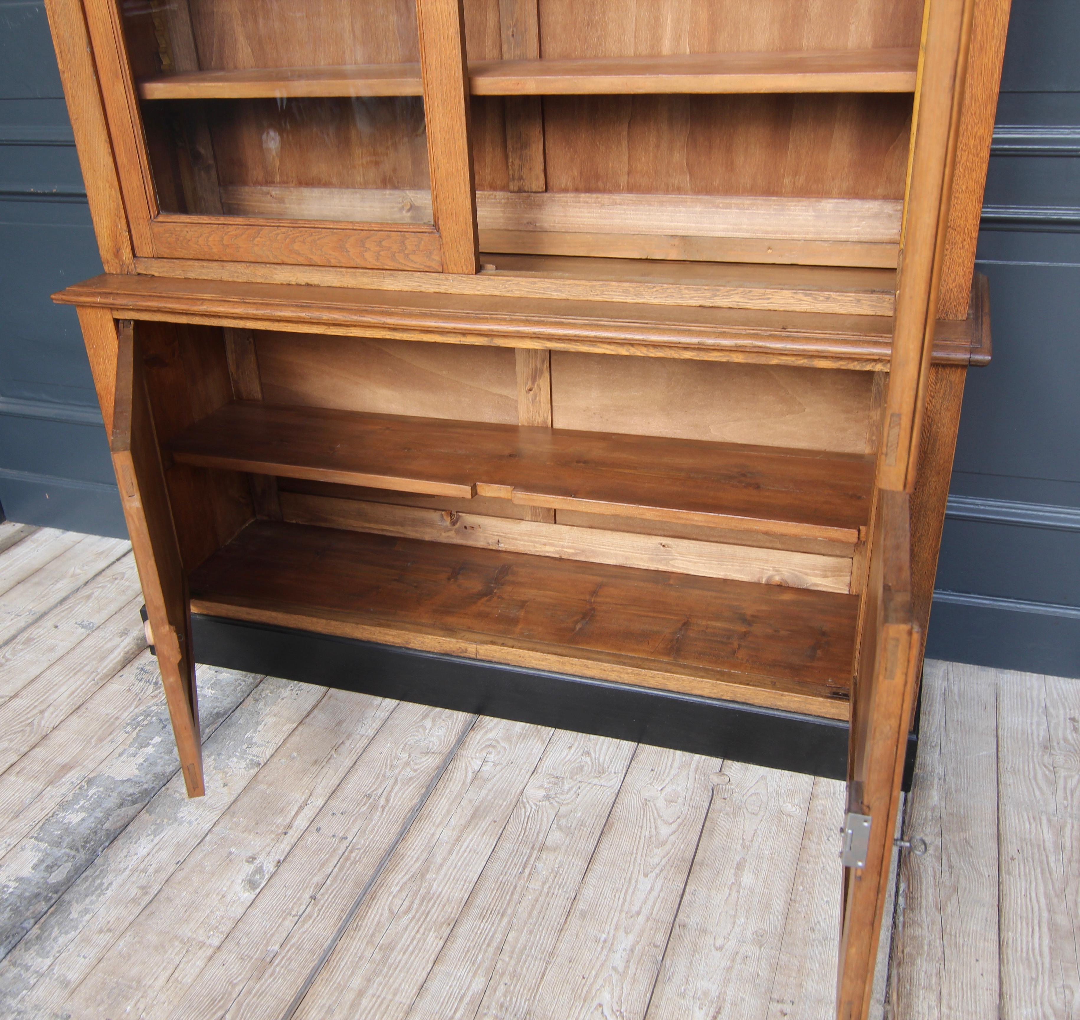 Early 20th Century French Bookcase Cabinet 1