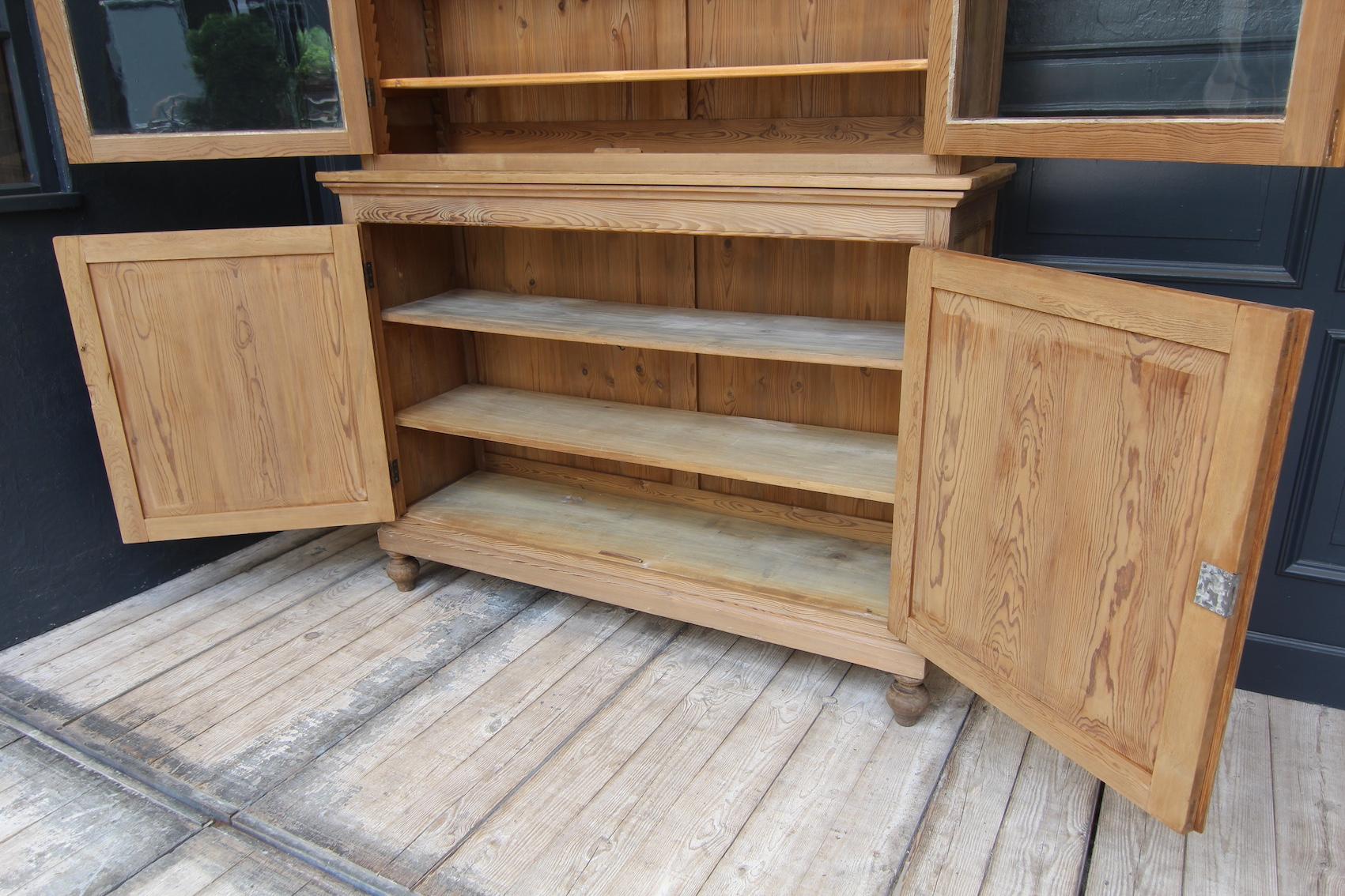 Early 20th Century French Bookcase Cabinet 4
