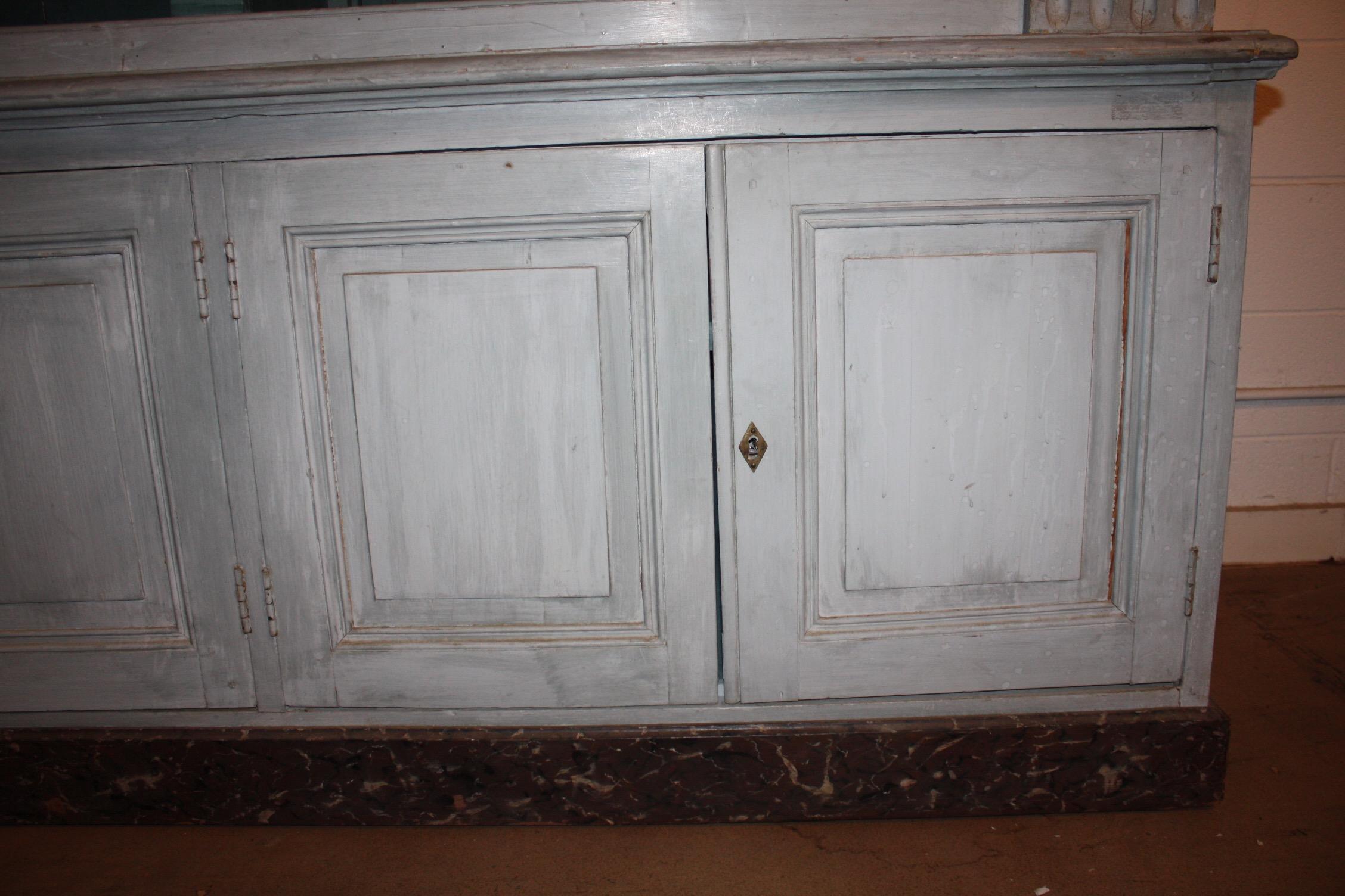 Early 20th Century French Bookcase In Good Condition In Stockbridge, GA