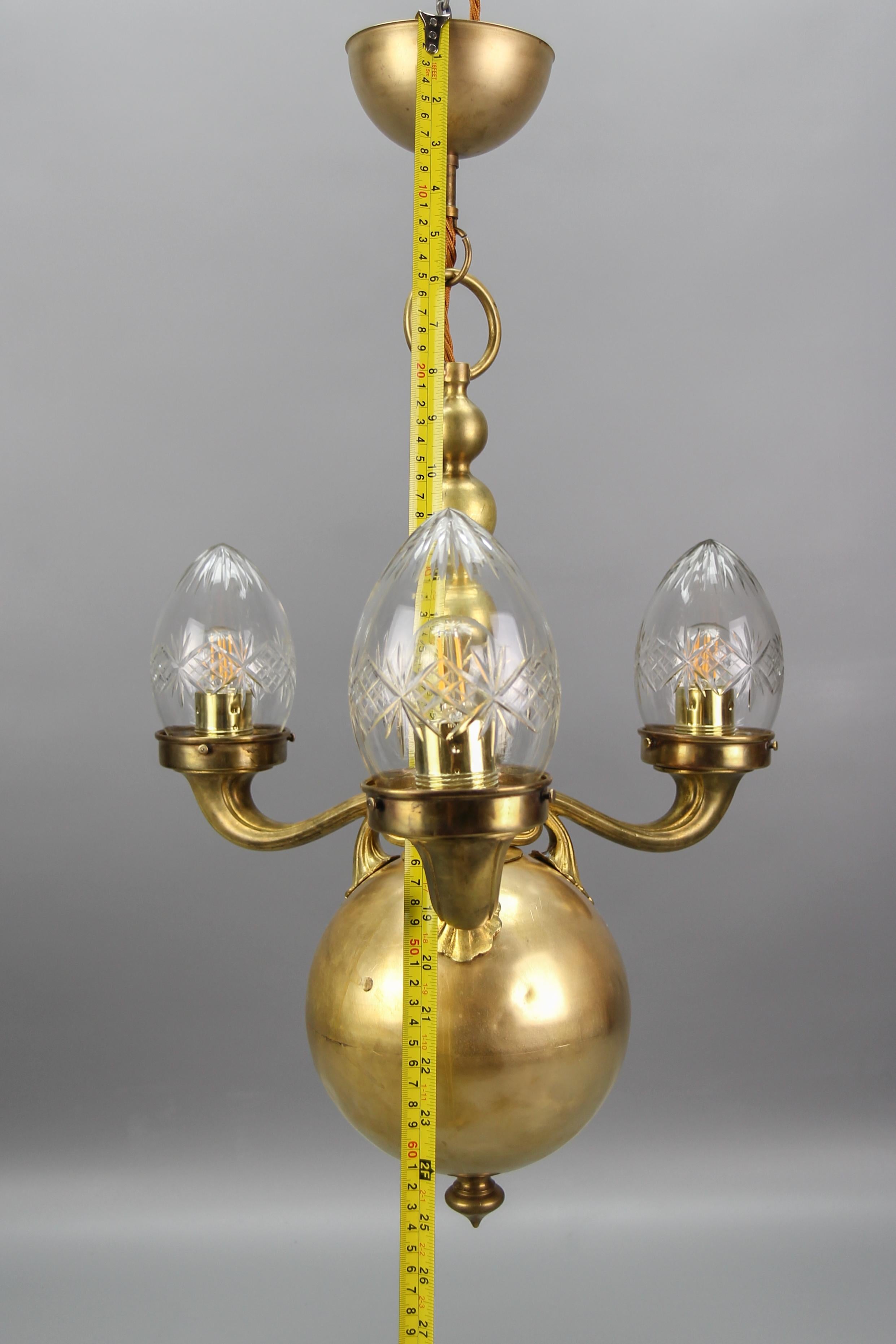 Early 20th Century French Brass and Clear Cut Glass Three-Light Chandelier 11
