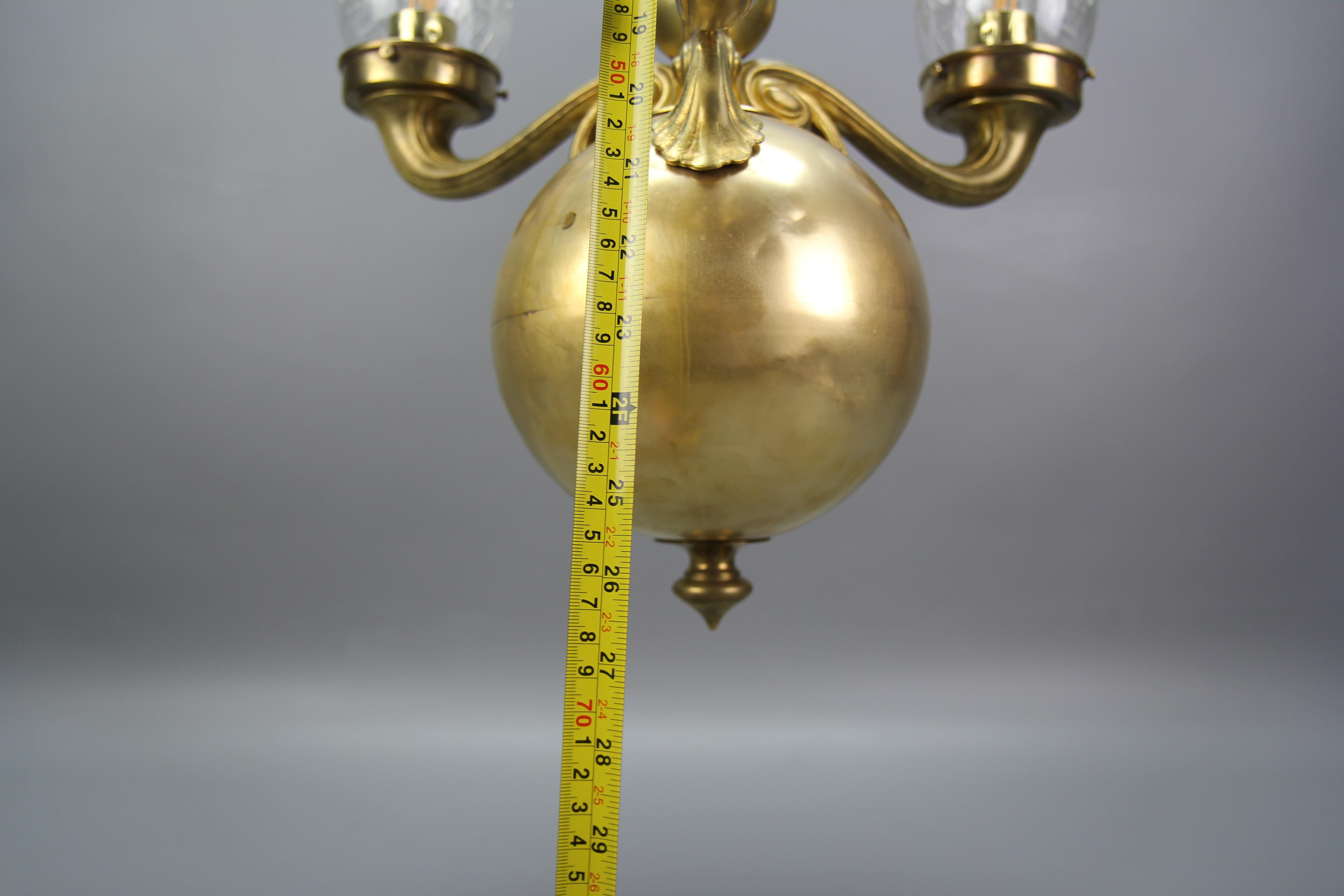 Early 20th Century French Brass and Clear Cut Glass Three-Light Chandelier 12