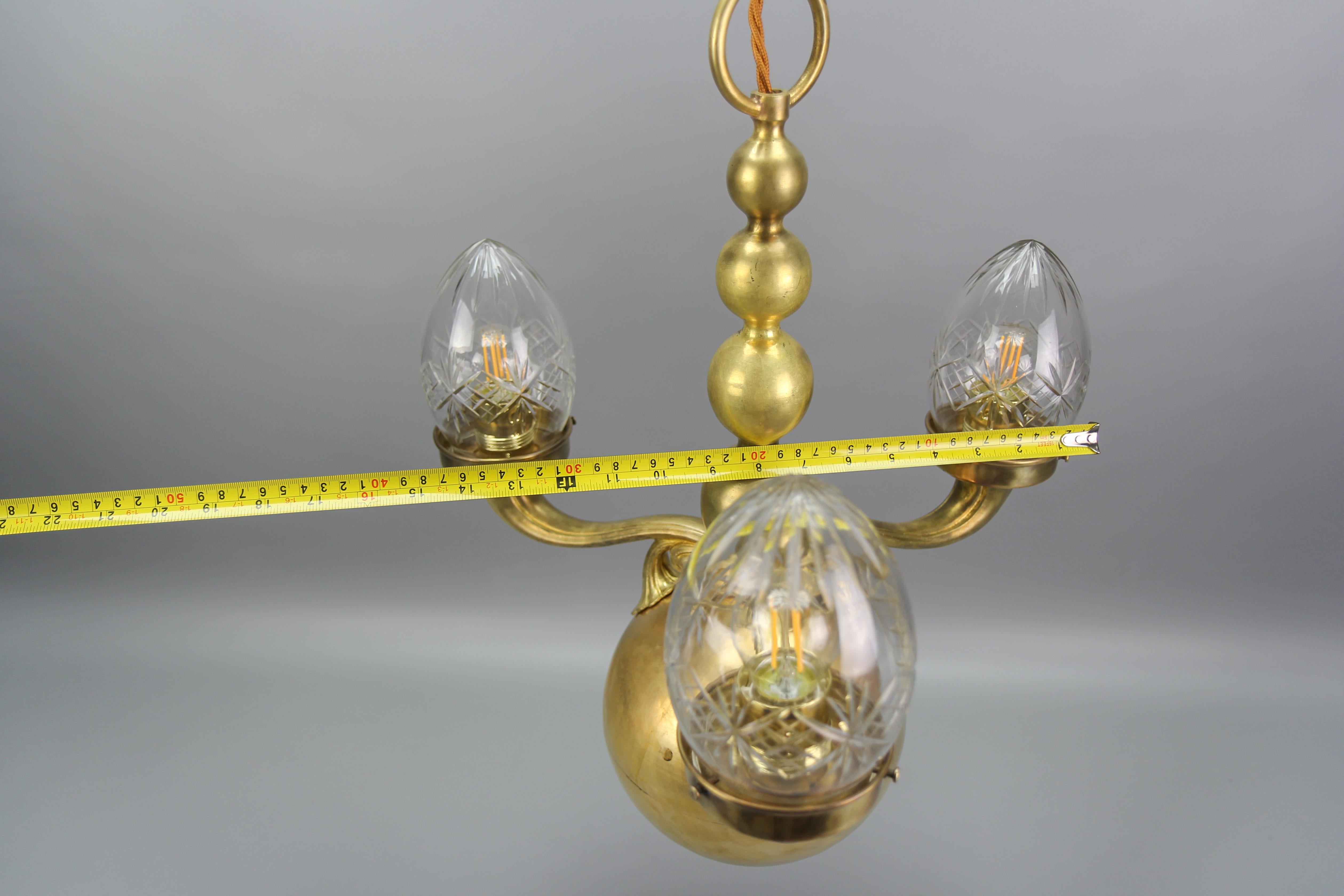 Early 20th Century French Brass and Clear Cut Glass Three-Light Chandelier 13