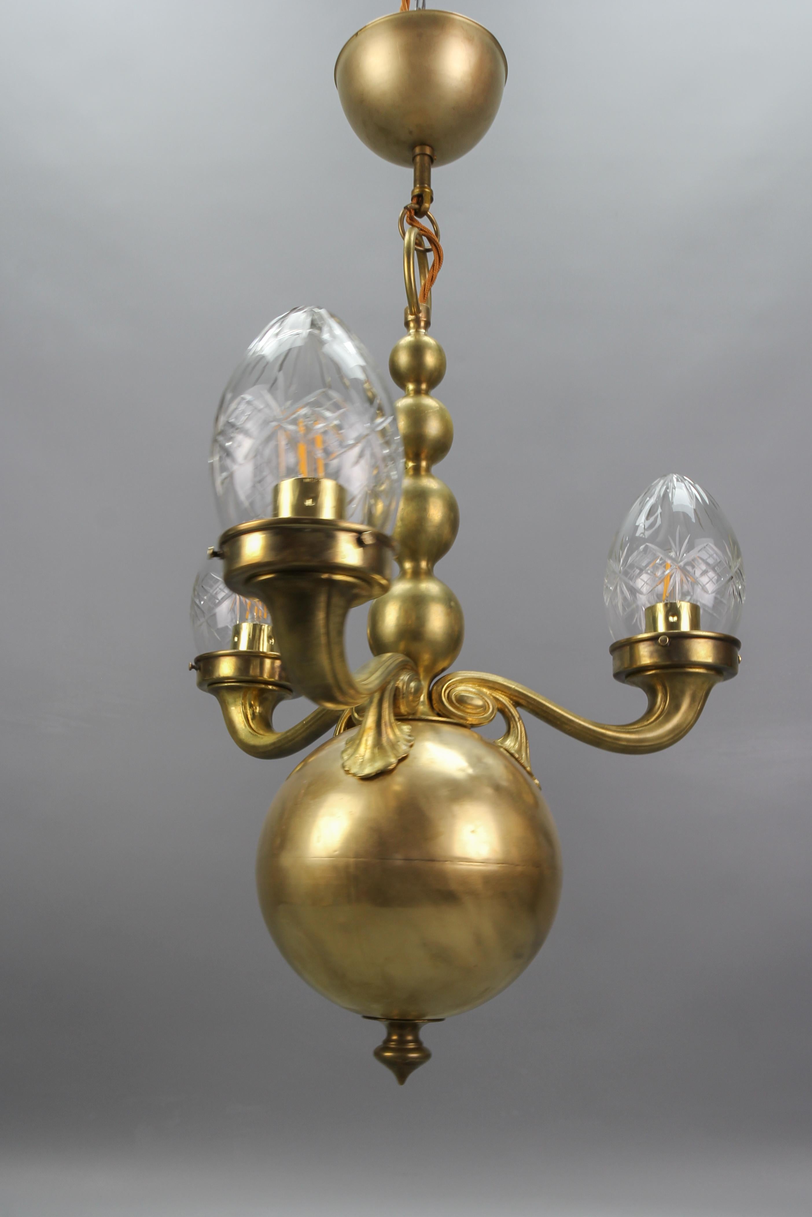 Early 20th Century French Brass and Clear Cut Glass Three-Light Chandelier 1