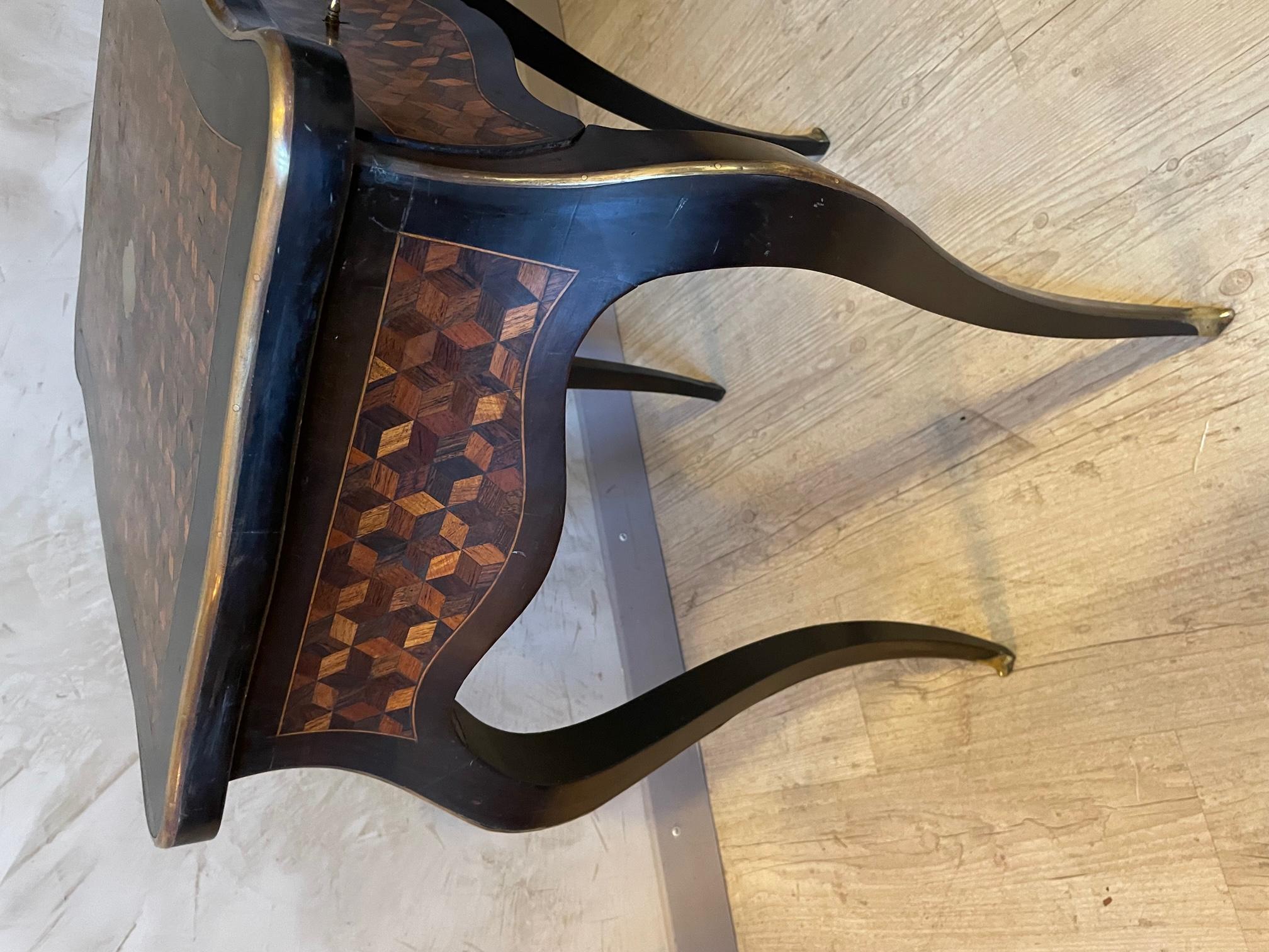 Table d'ouverture française du début du 20e siècle en laiton et marqueterie, années 1900 en vente 9