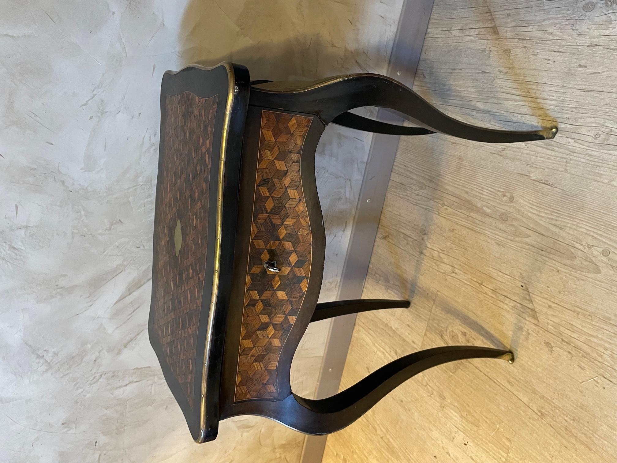 Louis XV Table d'ouverture française du début du 20e siècle en laiton et marqueterie, années 1900 en vente