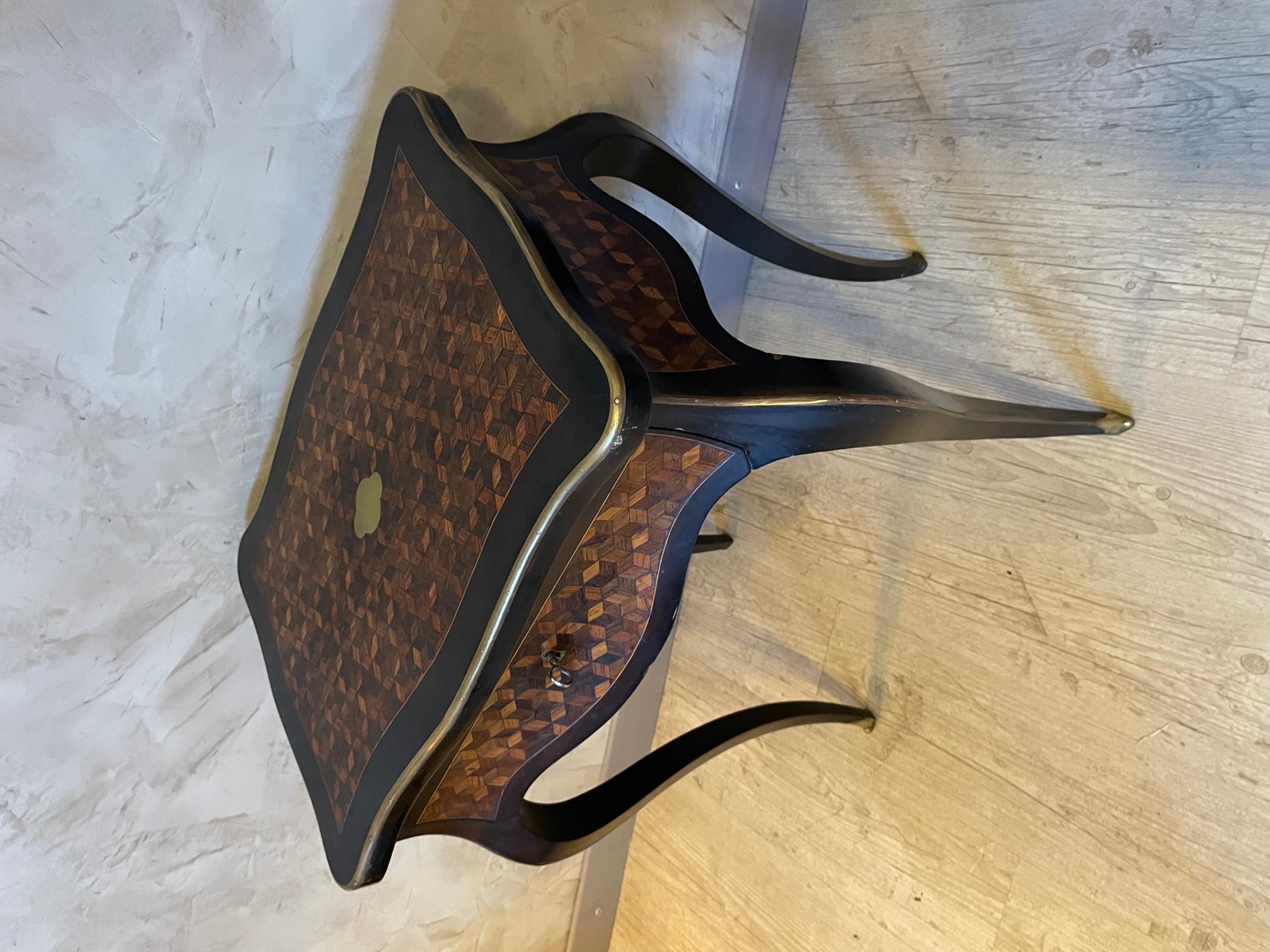 Marqueterie Table d'ouverture française du début du 20e siècle en laiton et marqueterie, années 1900 en vente