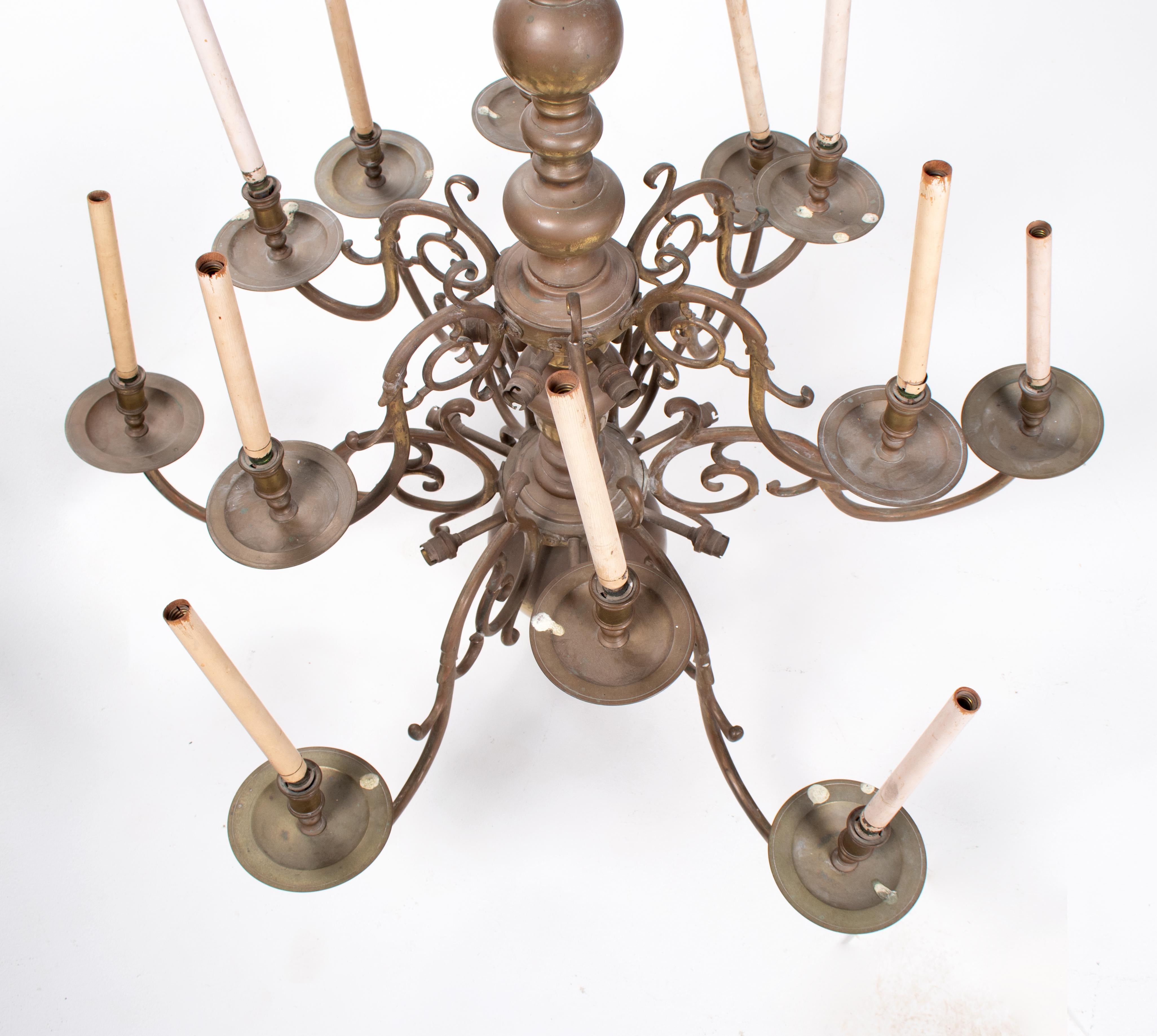 Early 20th Century French Brass Chandelier In Good Condition For Sale In Marbella, ES