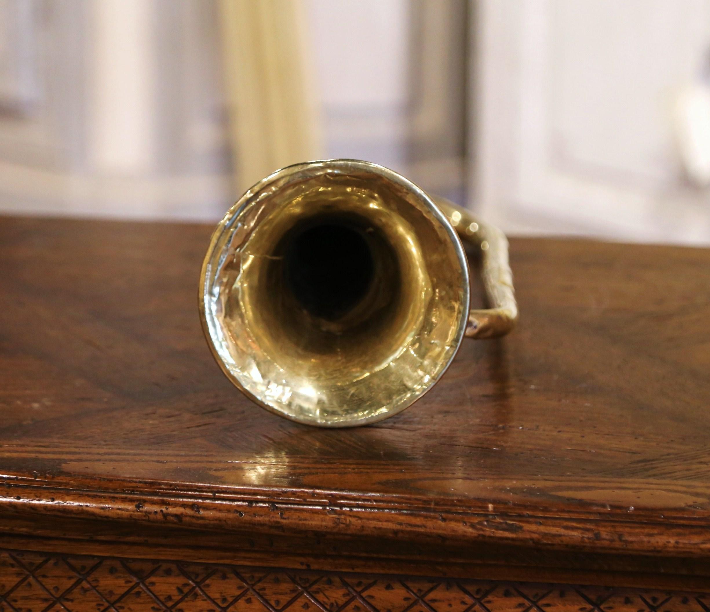 Early 20th Century French Brass Infantry Bugle Stamped Couesnon Paris In Excellent Condition In Dallas, TX