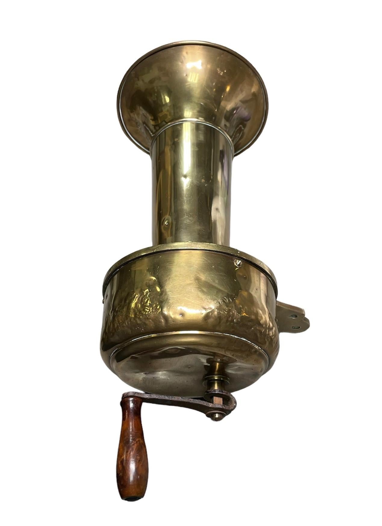 Early 20th Century French Brass Klaxon Horn 3