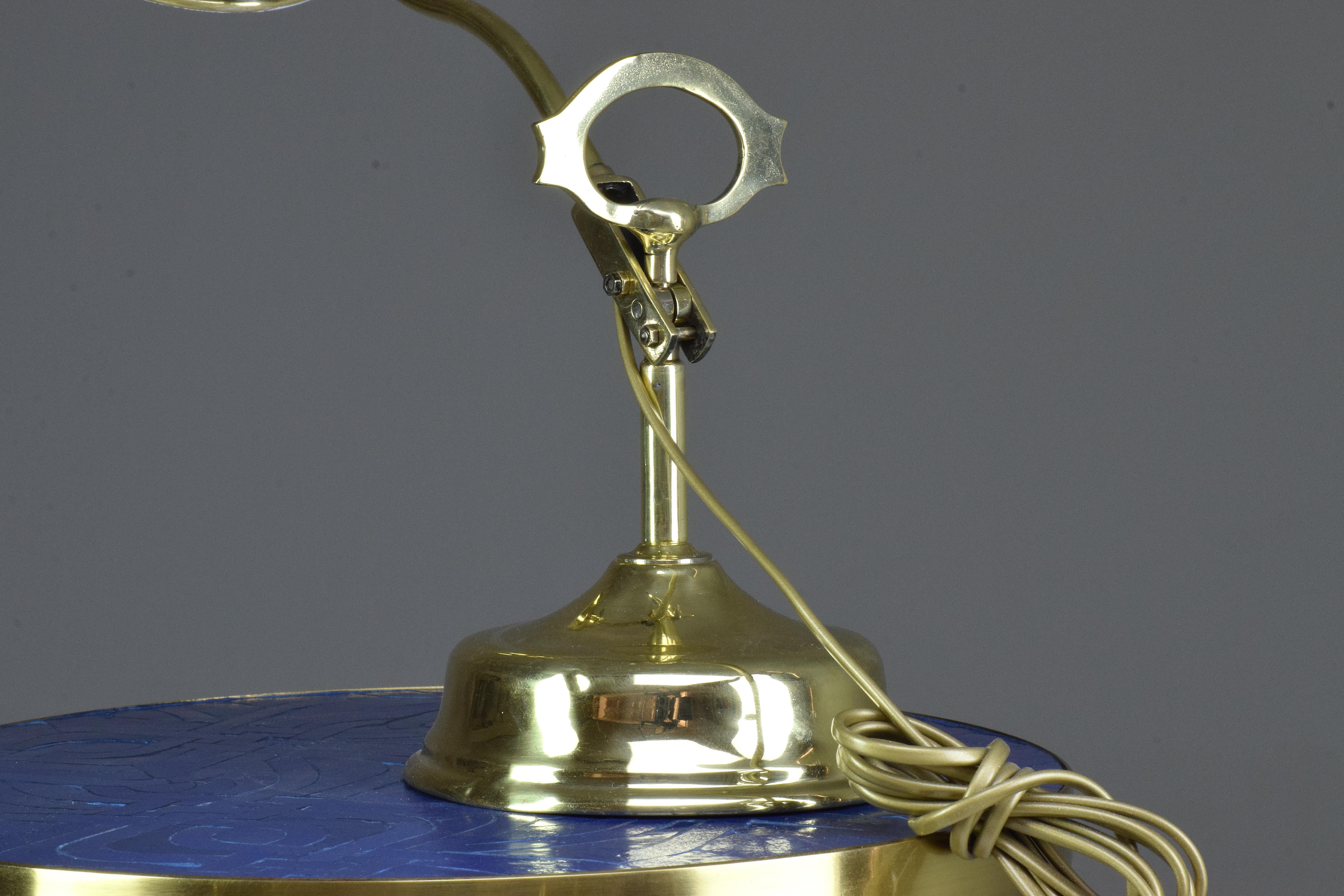 Polished Early 20th Century French Brass Lamp For Sale