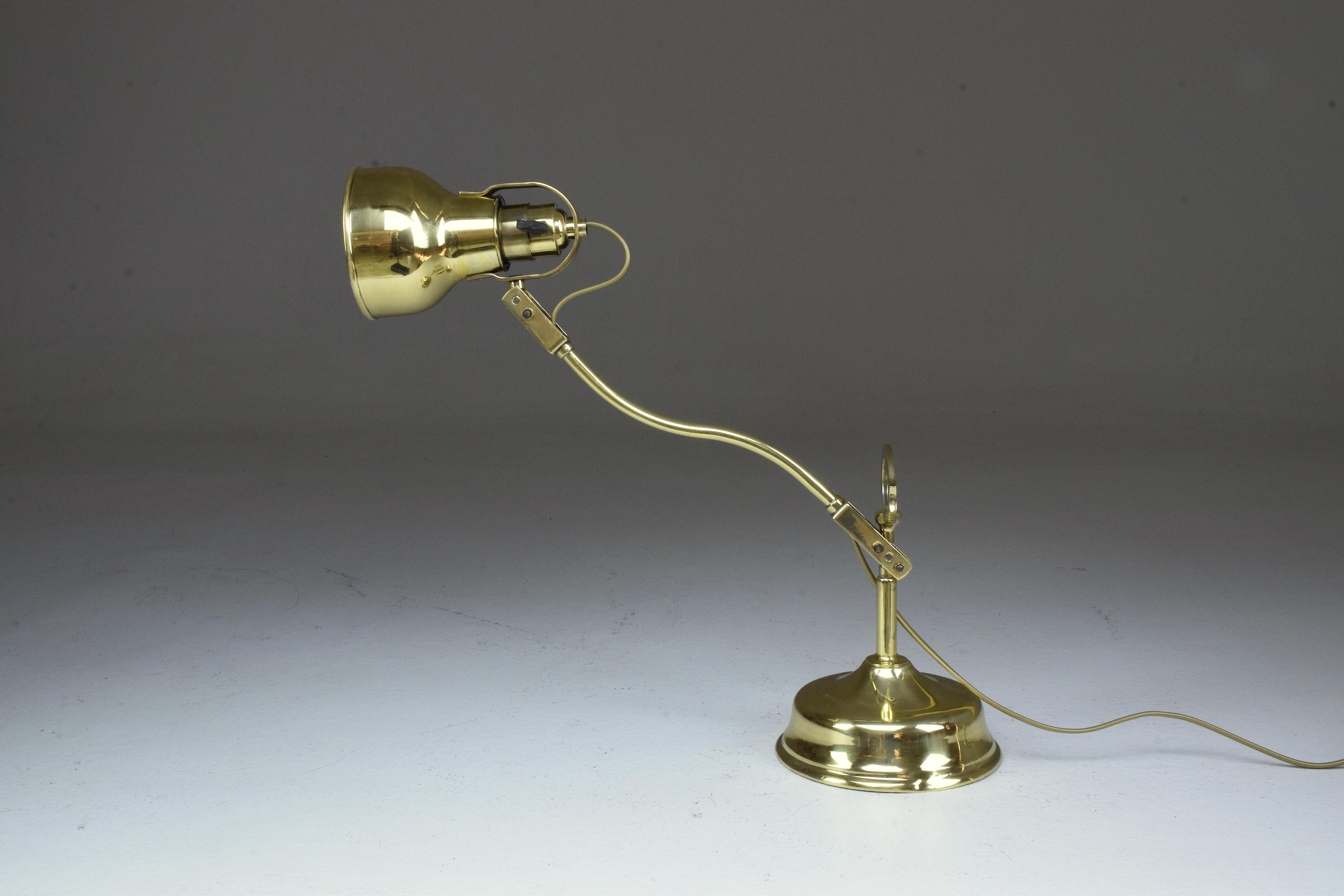 Early 20th Century French Brass Lamp For Sale 1