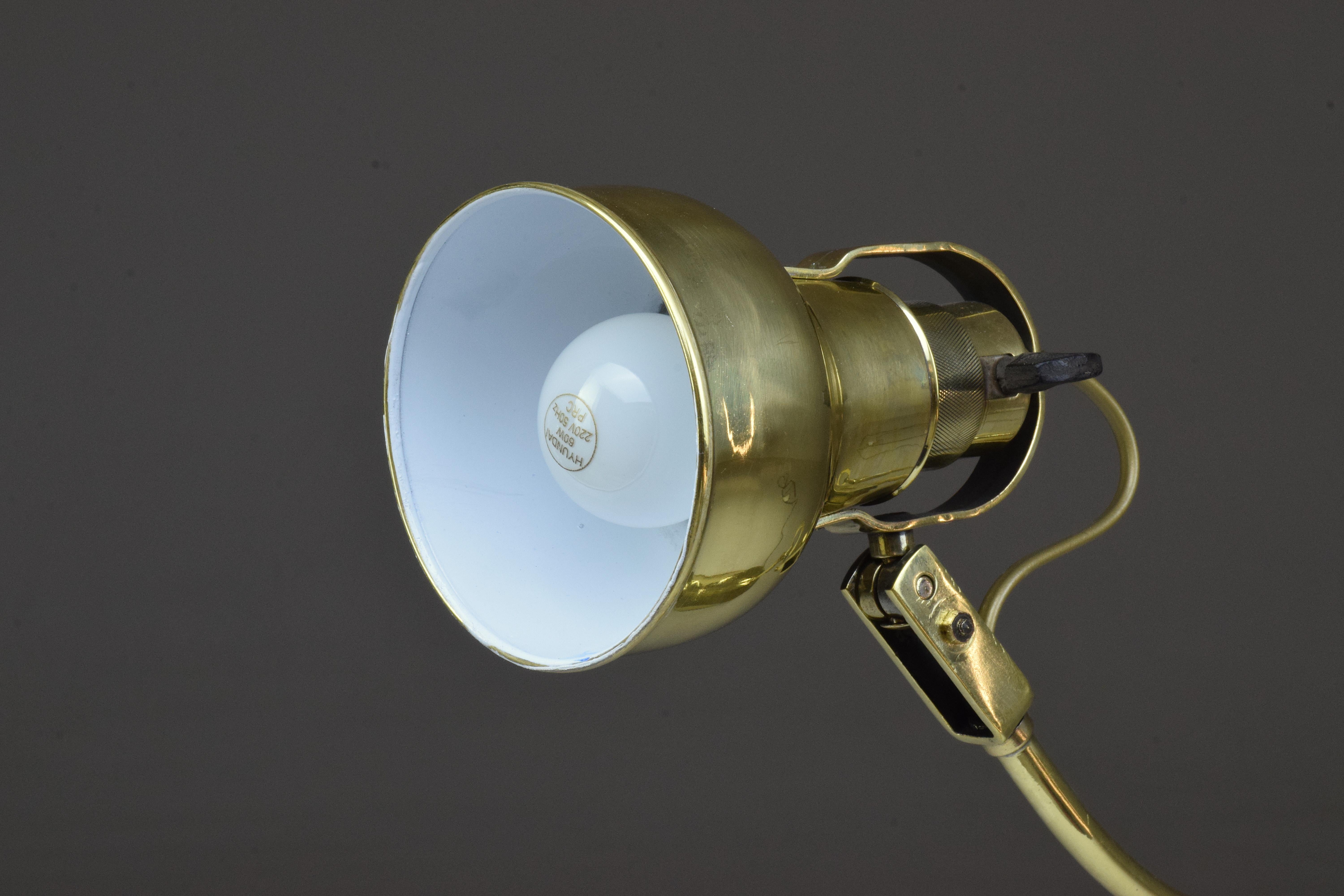 Early 20th Century French Brass Lamp For Sale 2